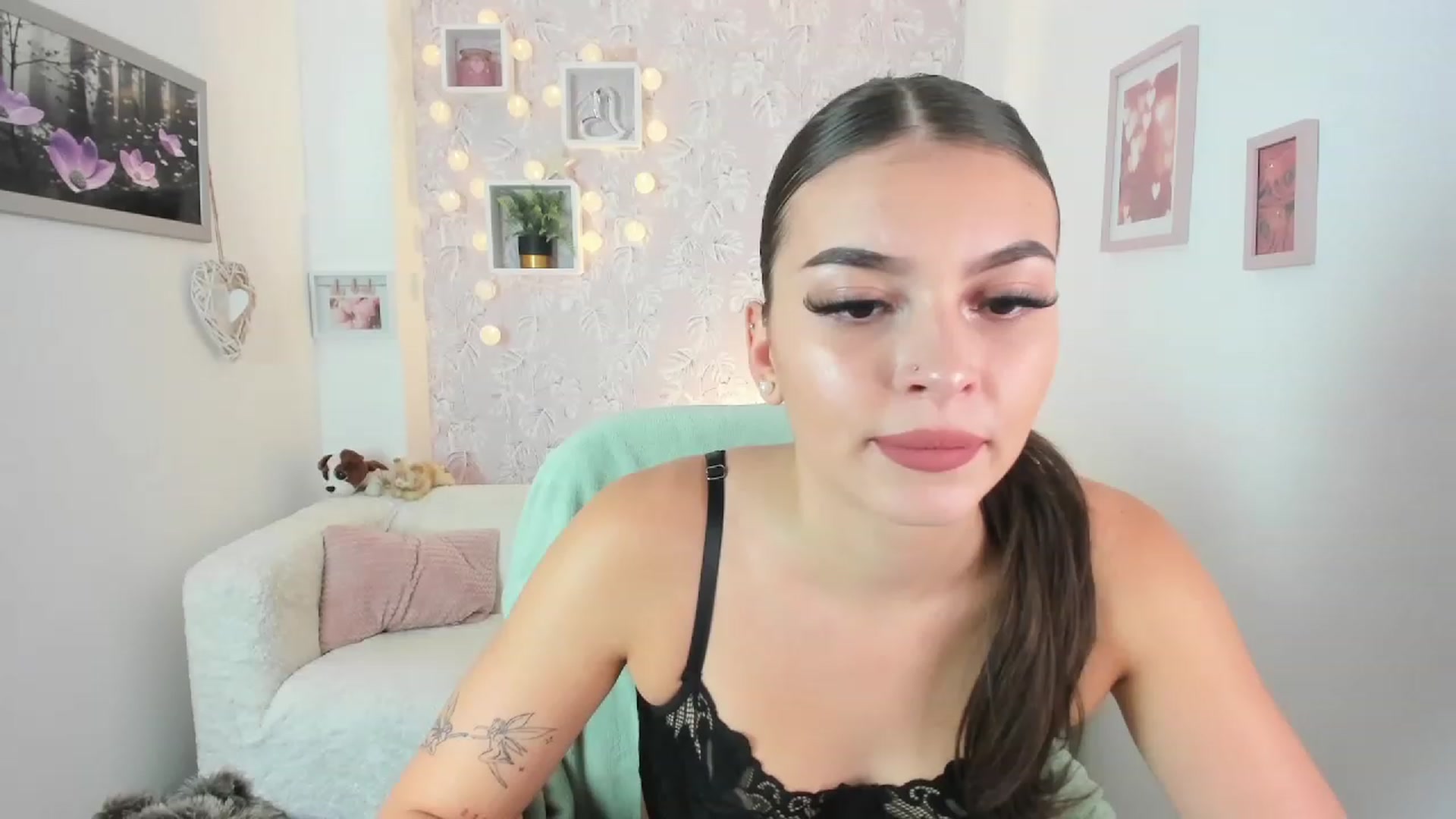 Gallery image thumbnail from Lana_Grey18's myfreecams stream on, 09/20/2023, 15:08 image 10 of 20