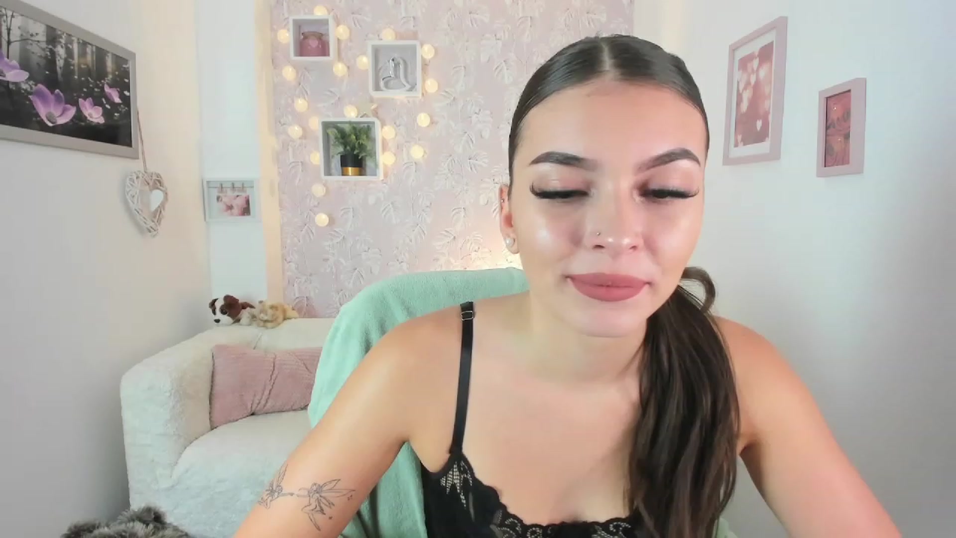 Gallery image thumbnail from Lana_Grey18's myfreecams stream on, 09/20/2023, 15:08 image 12 of 20