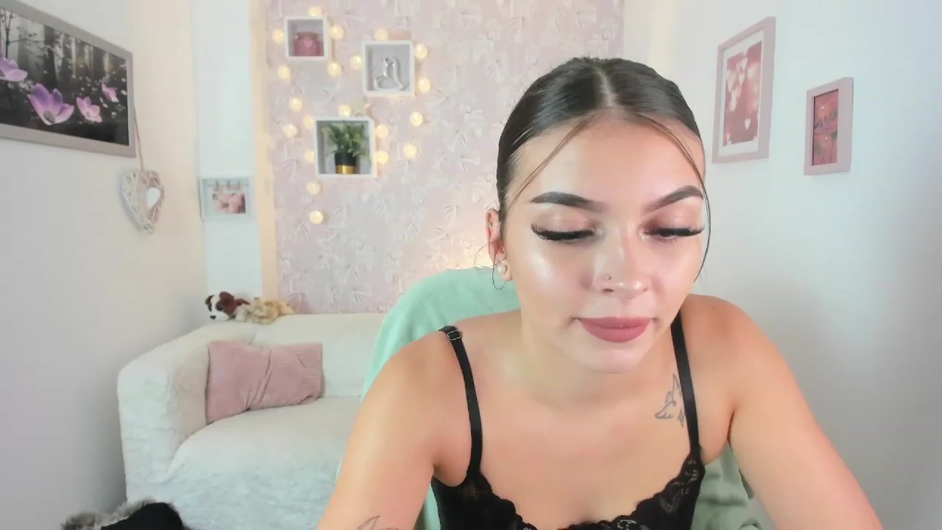 Gallery image thumbnail from Lana_Grey18's myfreecams stream on, 09/20/2023, 17:02 image 19 of 20