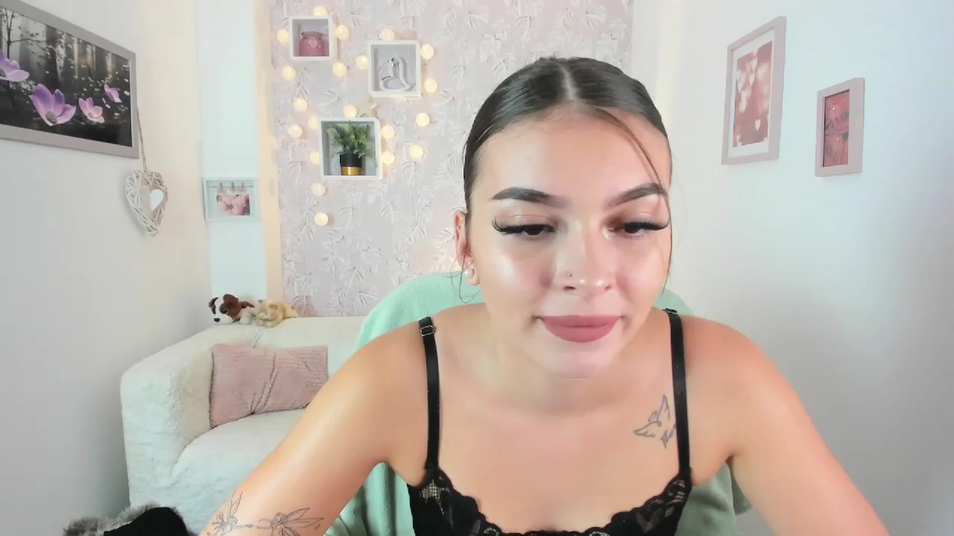Gallery image thumbnail from Lana_Grey18's myfreecams stream on, 09/20/2023, 17:02 image 8 of 20