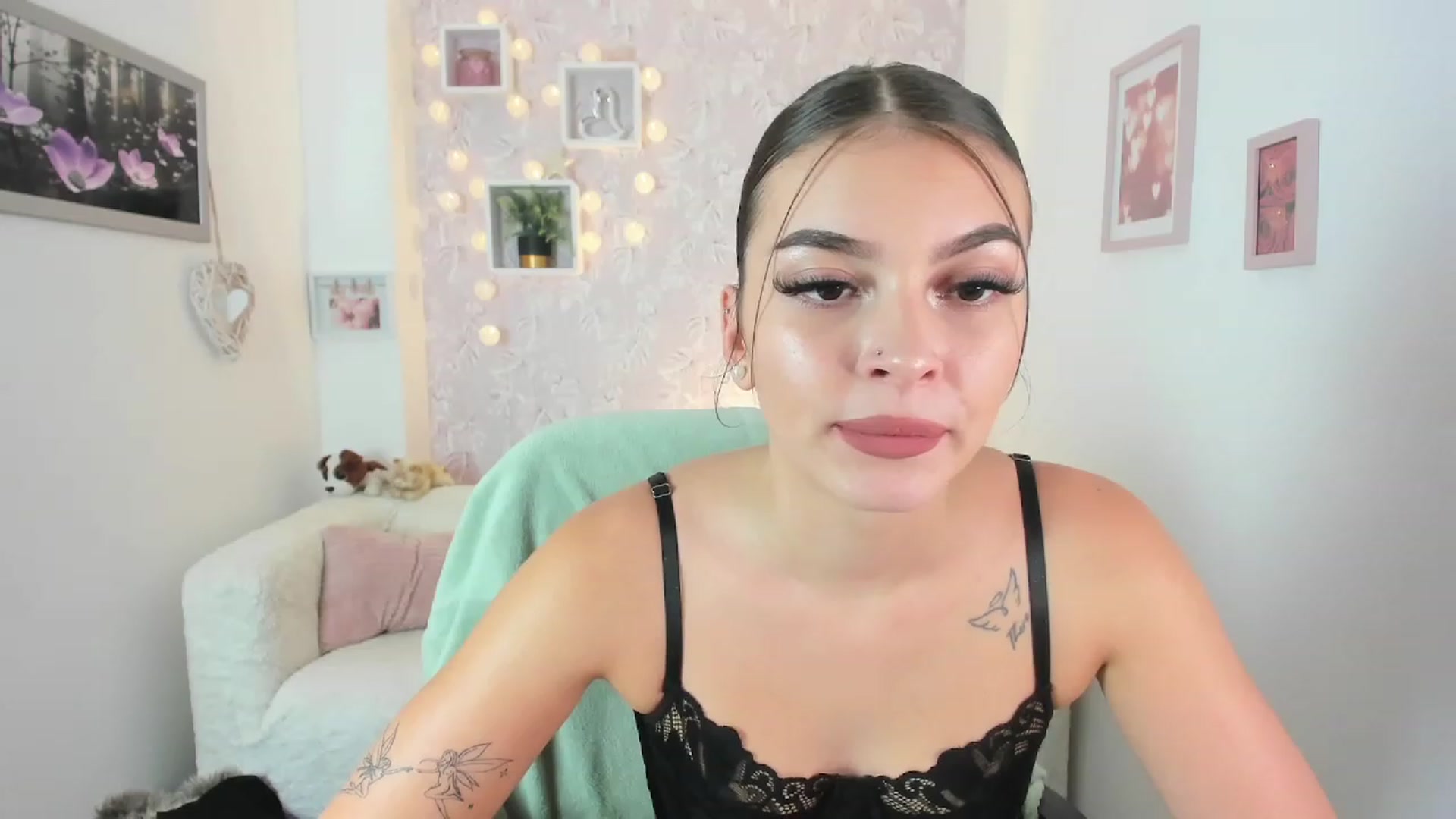 Gallery image thumbnail from Lana_Grey18's myfreecams stream on, 09/20/2023, 17:02 image 4 of 20
