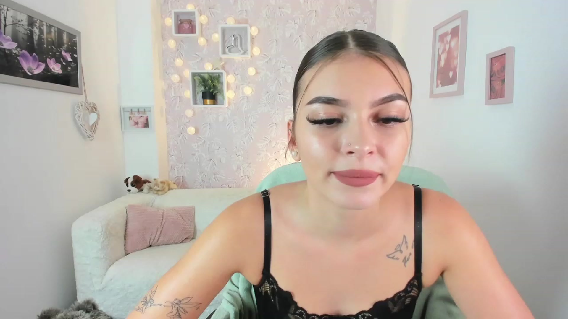 Gallery image thumbnail from Lana_Grey18's myfreecams stream on, 09/20/2023, 17:02 image 2 of 20