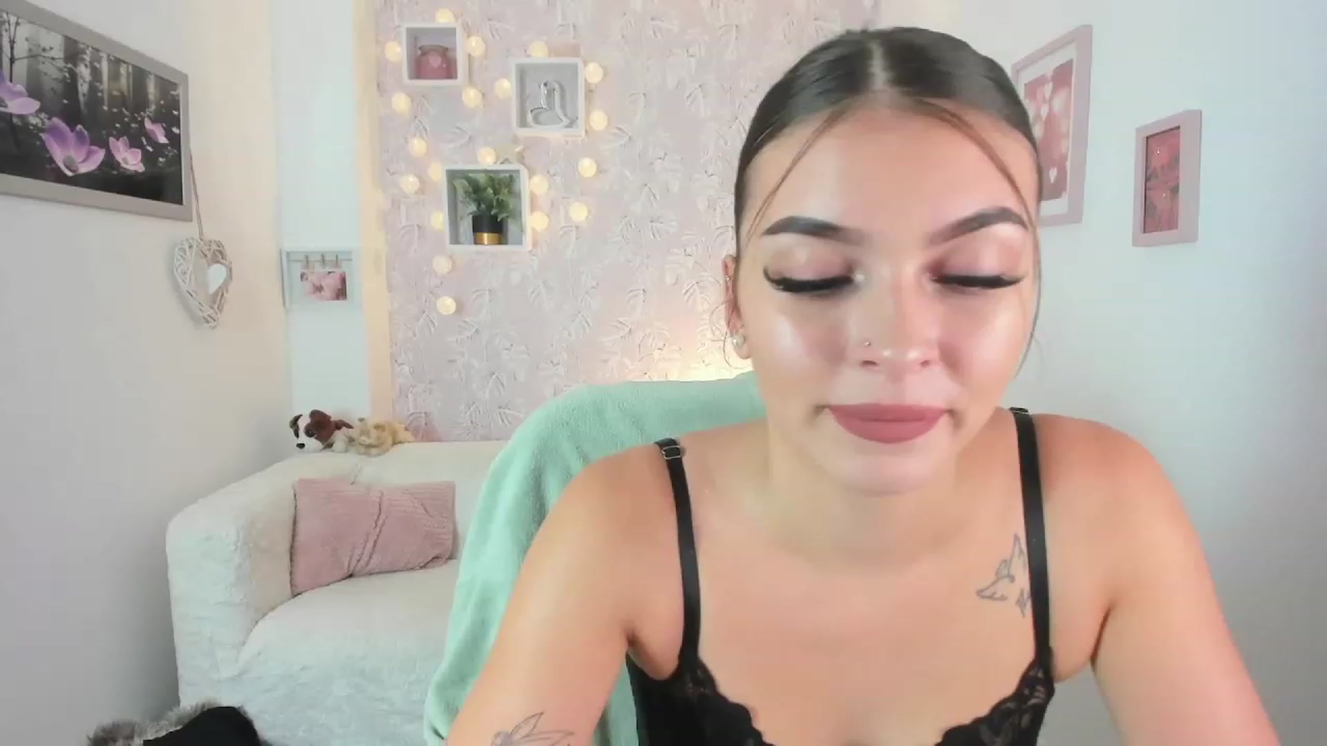 Gallery image thumbnail from Lana_Grey18's myfreecams stream on, 09/20/2023, 17:02 image 20 of 20