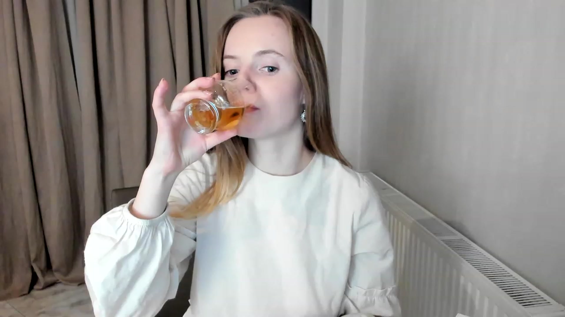 Gallery image thumbnail from Lana_Kitty20's myfreecams stream on, 11/19/2022, 22:43 image 16 of 20