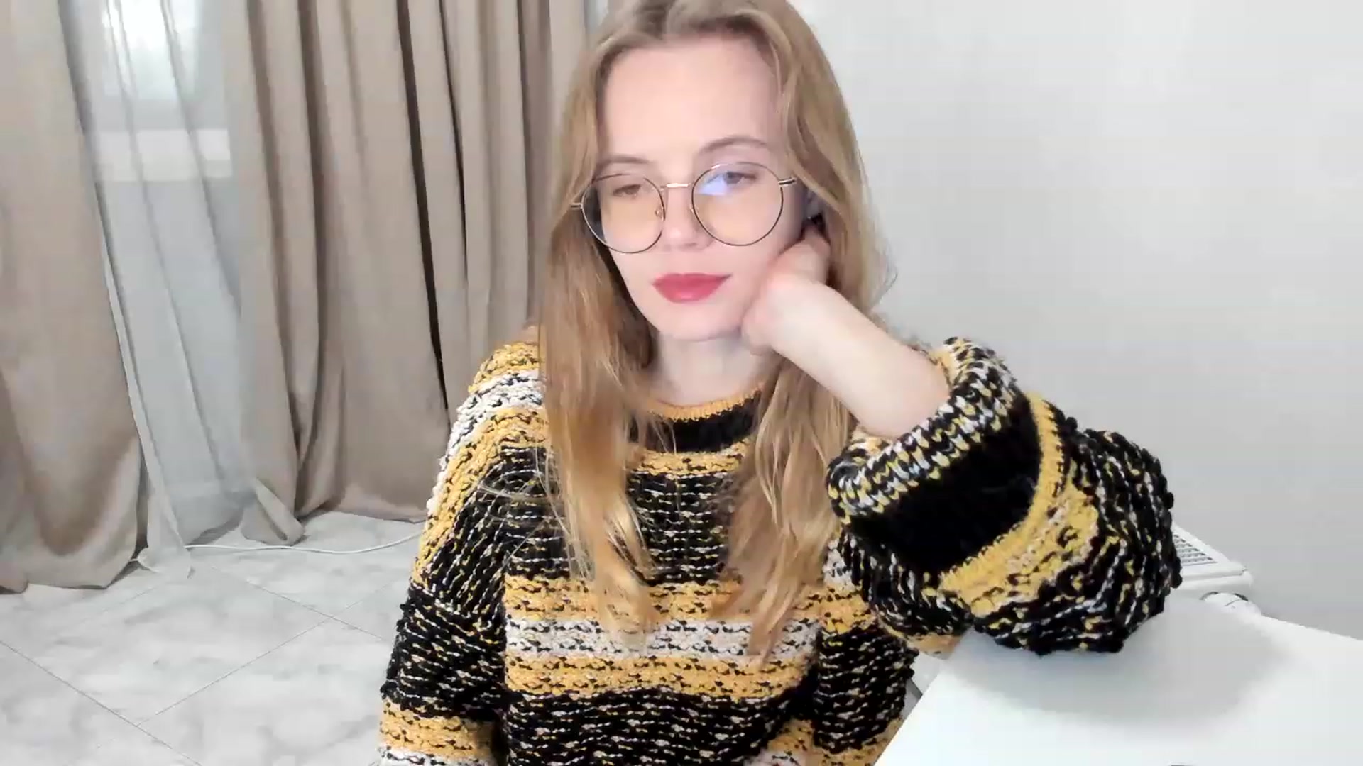 Gallery image thumbnail from Lana_Kitty20's myfreecams stream on, 11/20/2022, 19:54 image 16 of 20