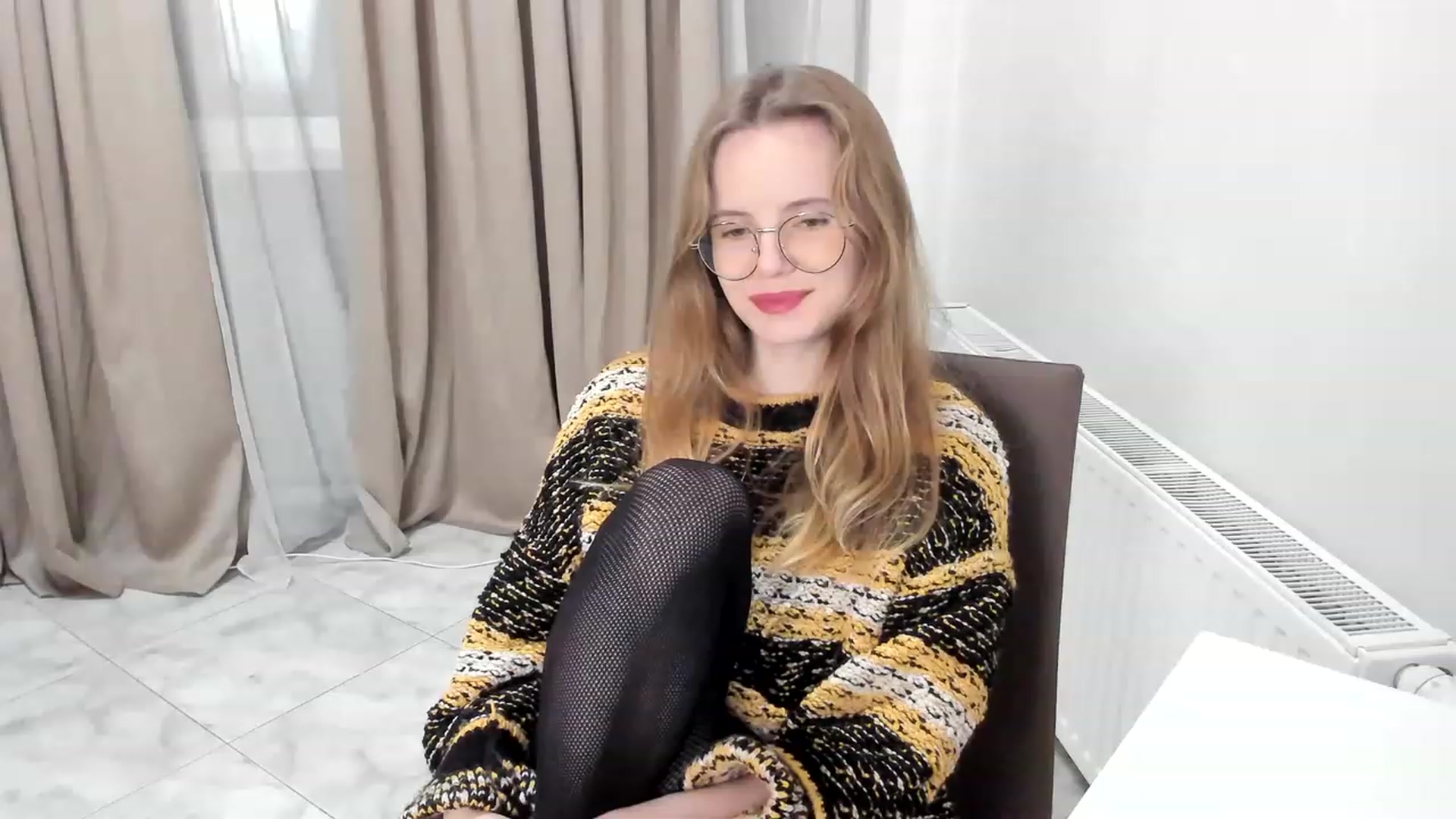 Gallery image thumbnail from Lana_Kitty20's myfreecams stream on, 11/20/2022, 19:54 image 19 of 20