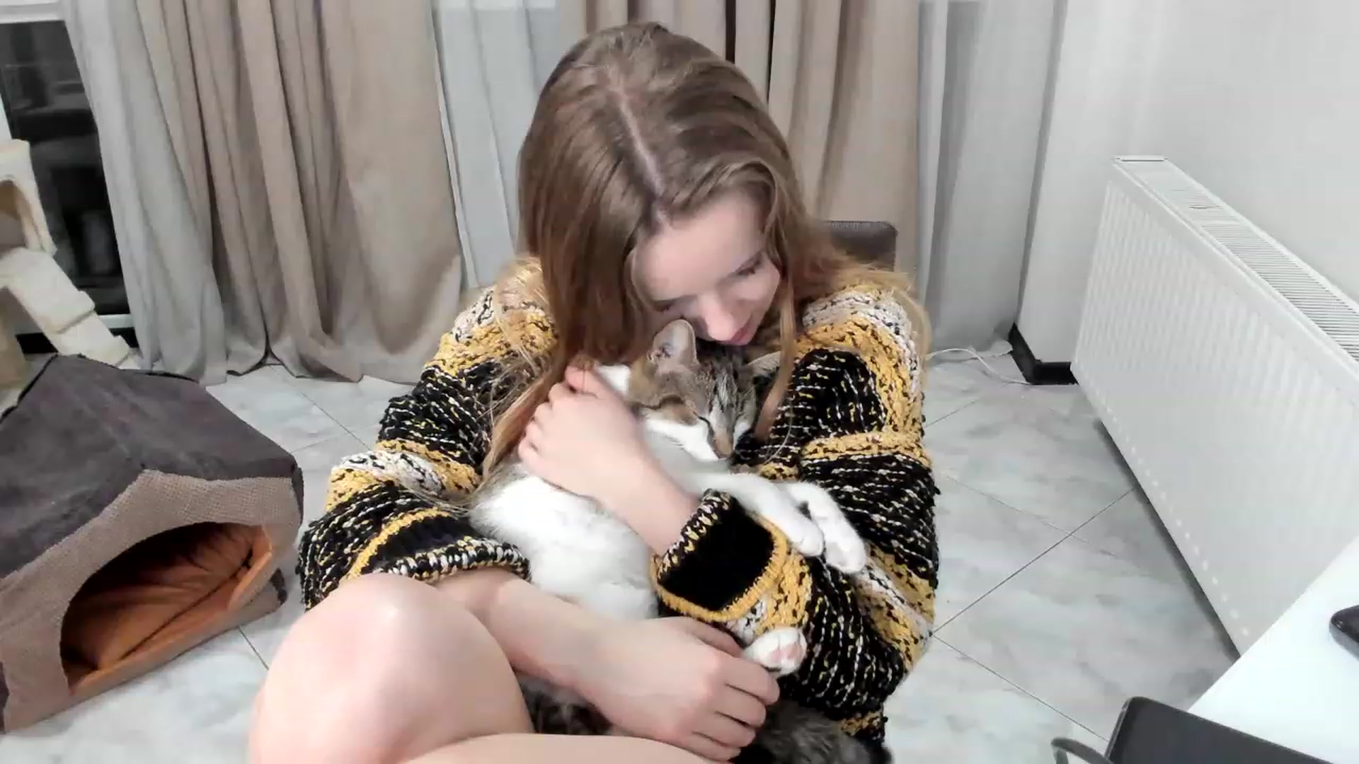Gallery image thumbnail from Lana_Kitty20's myfreecams stream on, 11/21/2022, 24:28 image 8 of 20