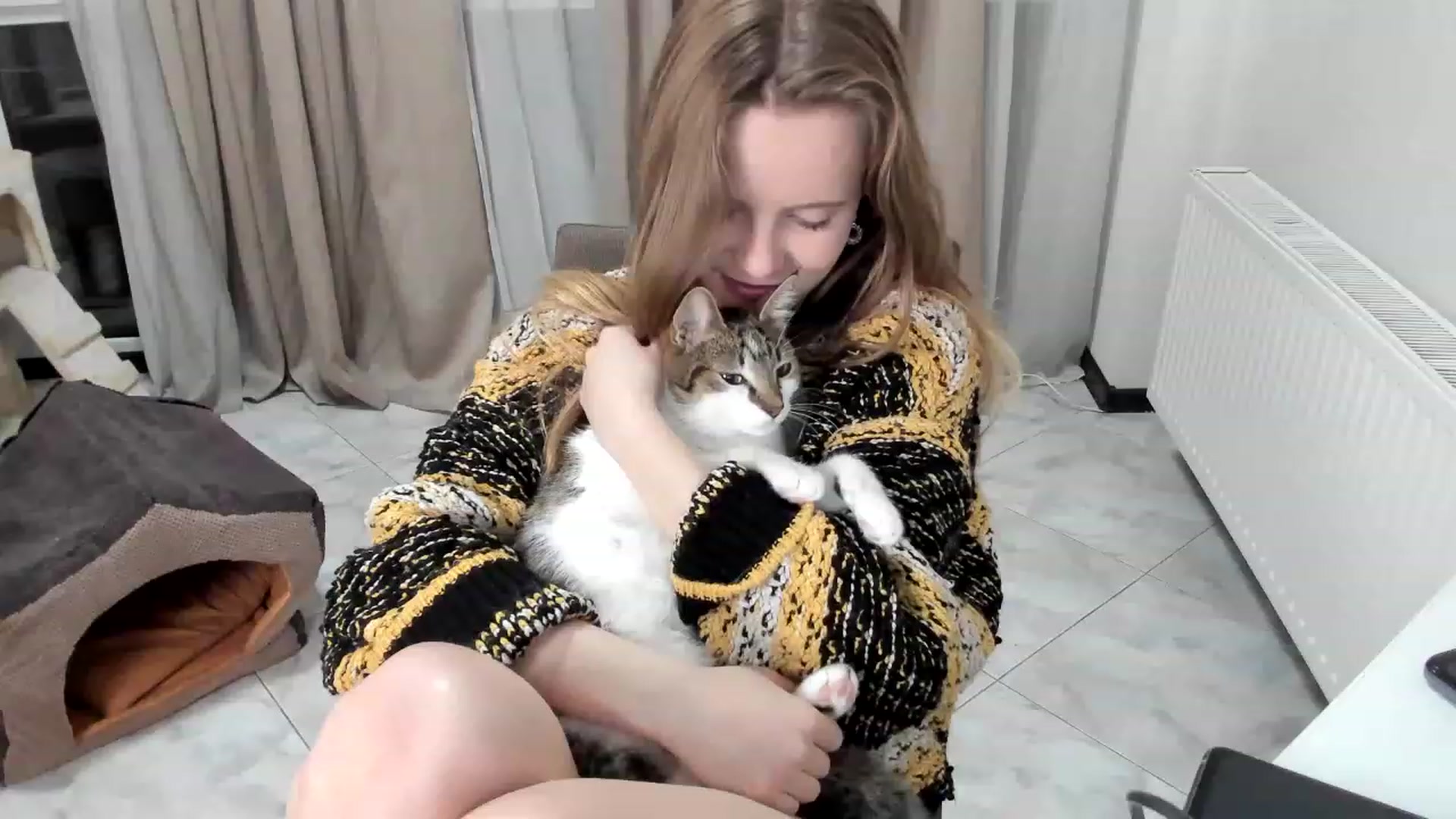 Gallery image thumbnail from Lana_Kitty20's myfreecams stream on, 11/21/2022, 24:28 image 7 of 20