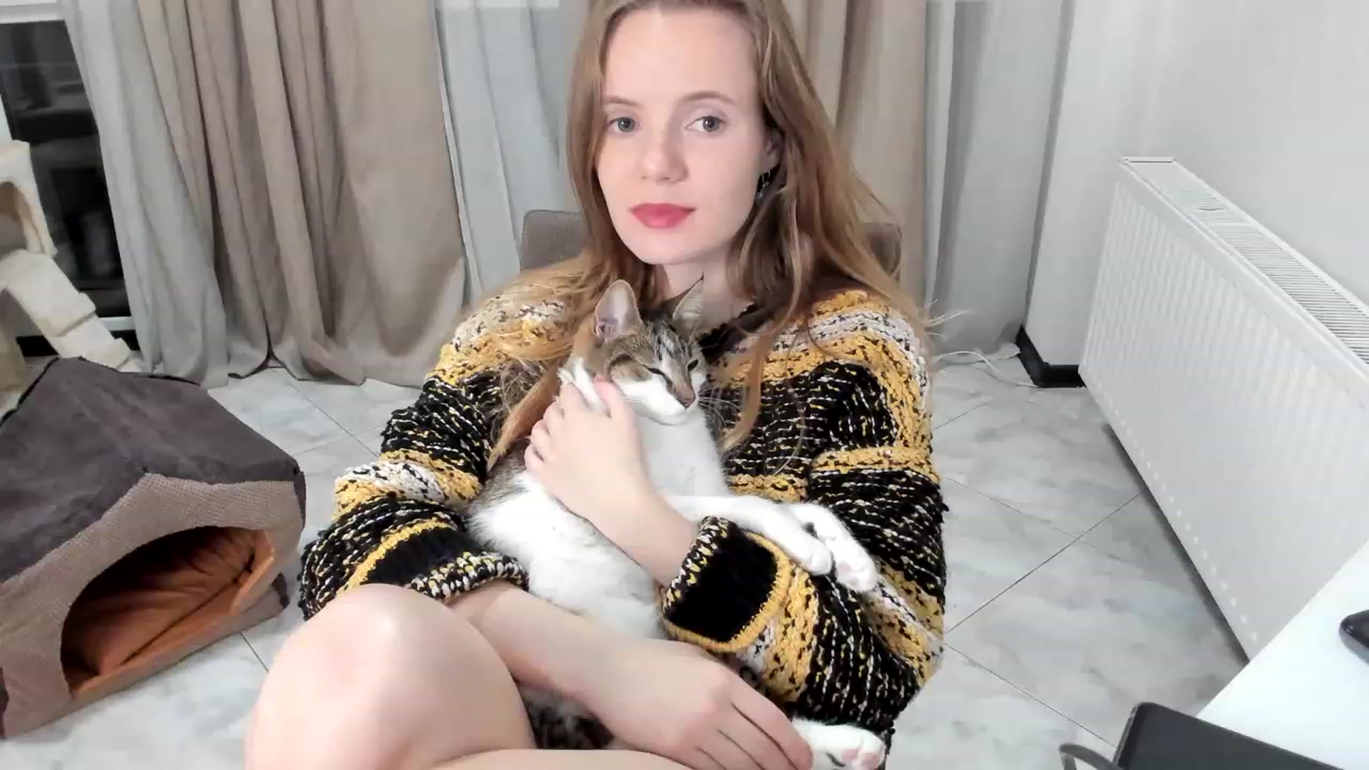 Gallery image thumbnail from Lana_Kitty20's myfreecams stream on, 11/21/2022, 24:28 image 9 of 20