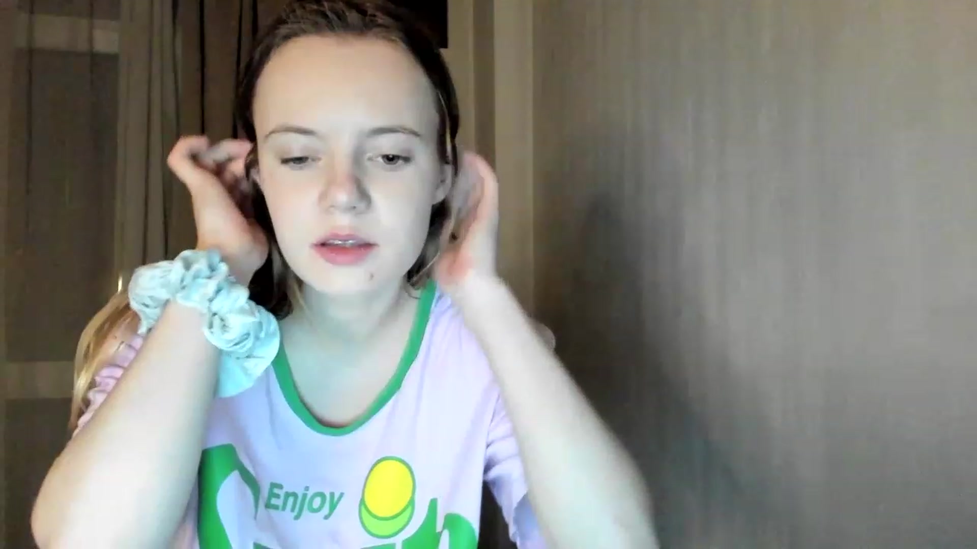 Gallery image thumbnail from Lana_Kitty20's myfreecams stream on, 12/18/2022, 24:43 image 18 of 20