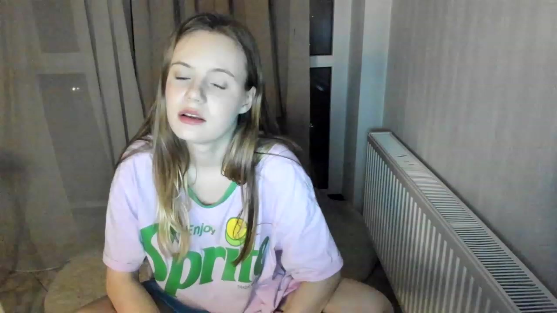 Gallery image thumbnail from Lana_Kitty20's myfreecams stream on, 12/31/2022, 24:16 image 8 of 20
