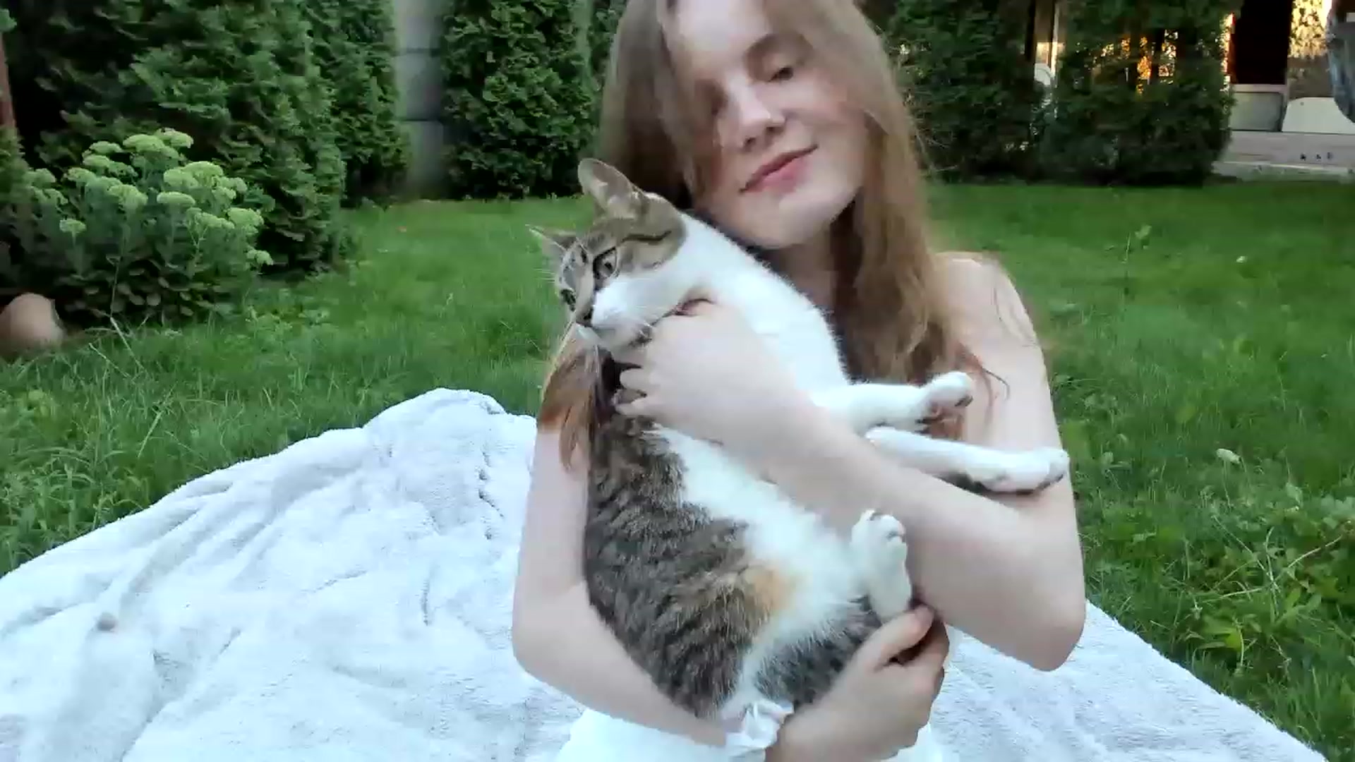 Gallery image thumbnail from Lana_Kitty20's myfreecams stream on, 08/03/2023, 16:25 image 3 of 20