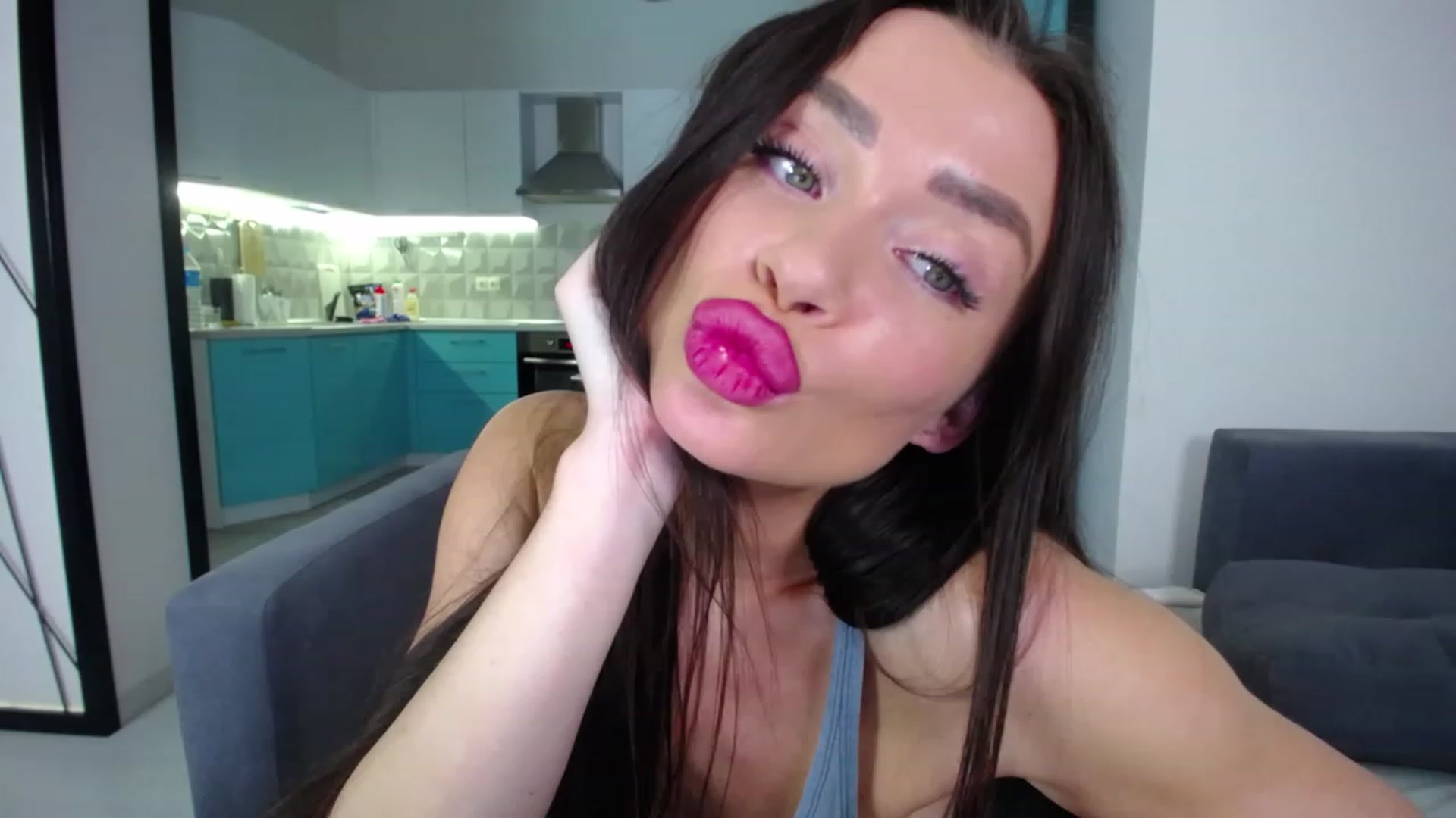 Gallery image thumbnail from Lana_Love's myfreecams stream on, 12/21/2022, 21:51 image 12 of 20