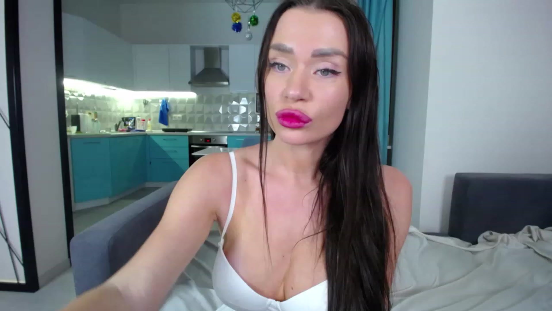 Gallery image thumbnail from Lana_Love's myfreecams stream on, 01/09/2023, 24:12 image 6 of 20