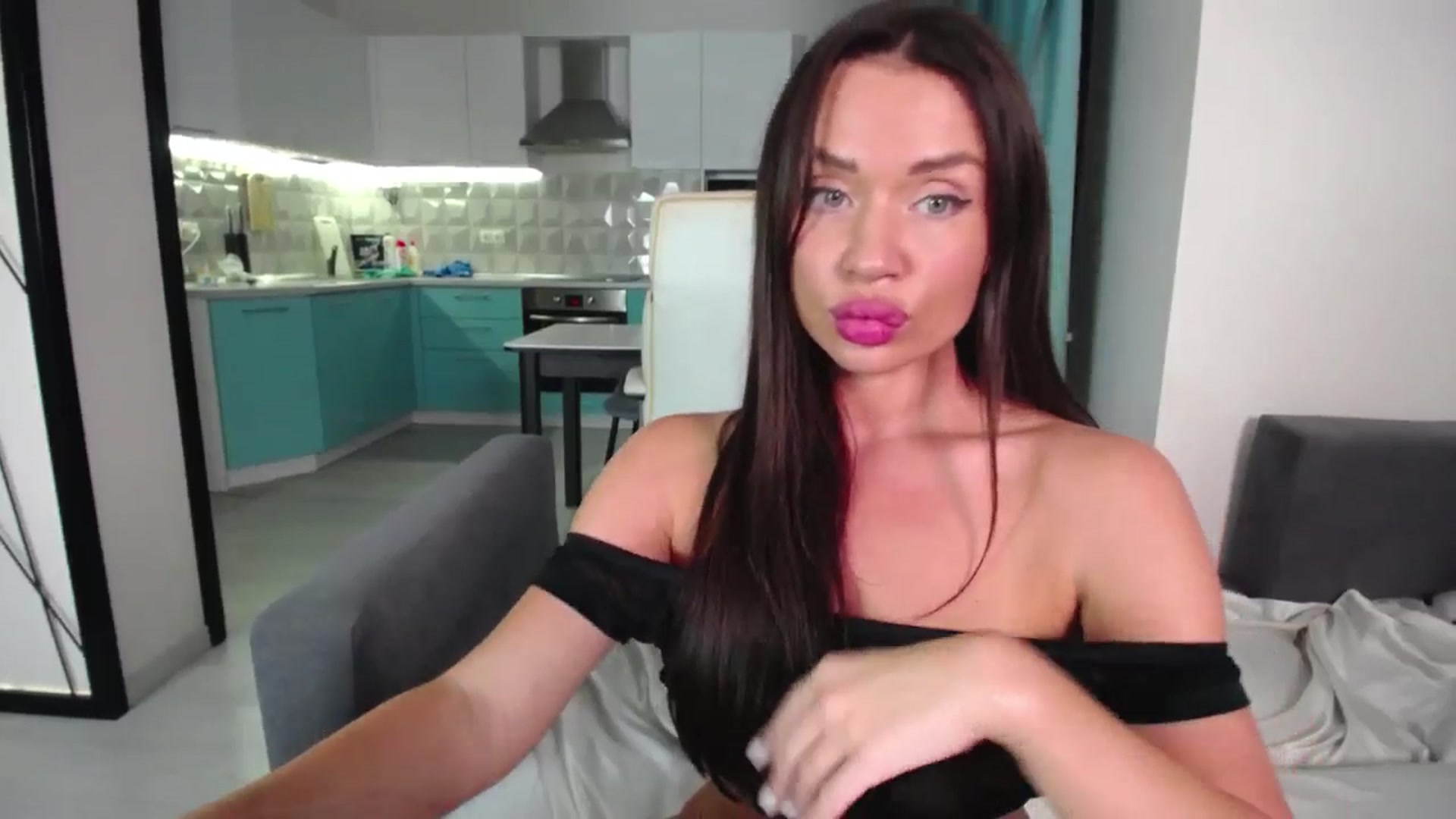 Gallery image thumbnail from Lana_Love's myfreecams stream on, 08/19/2024, 24:33 image 16 of 20