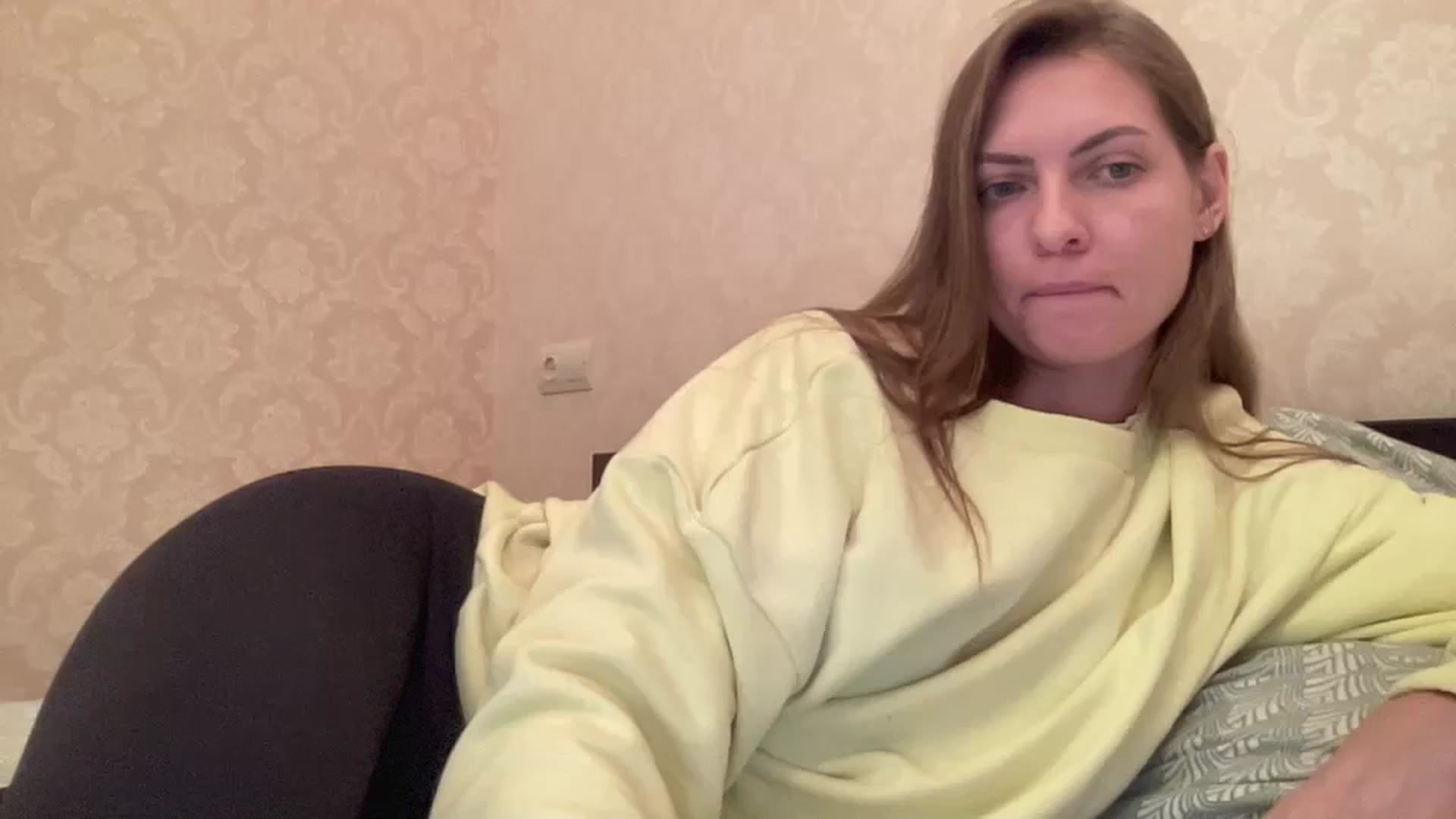 Gallery image thumbnail from Lana_Moore's myfreecams stream on, 12/19/2023, 18:20 image 1 of 20