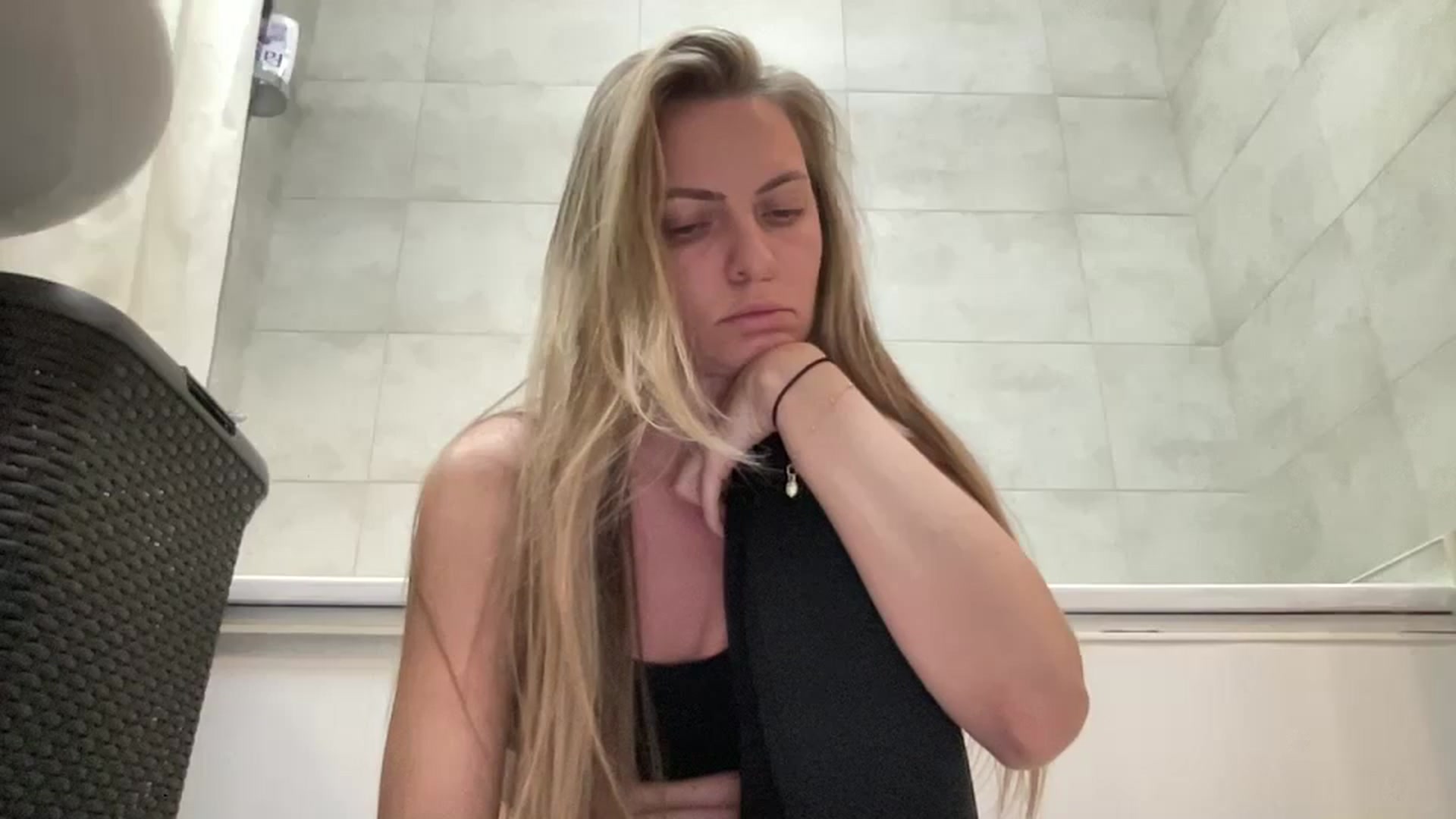 Gallery image thumbnail from Lana_Moore's myfreecams stream on, 11/05/2024, 17:39 image 16 of 20