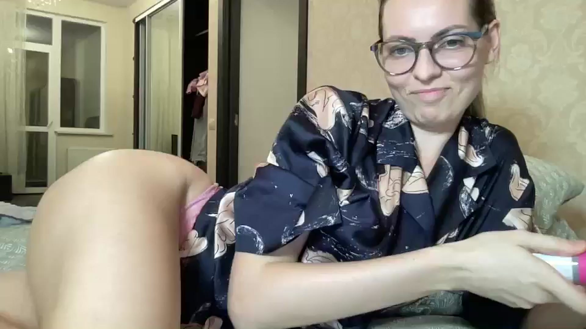 Gallery image thumbnail from Lana_Moore's myfreecams stream on, 12/20/2024, 19:25 image 1 of 20