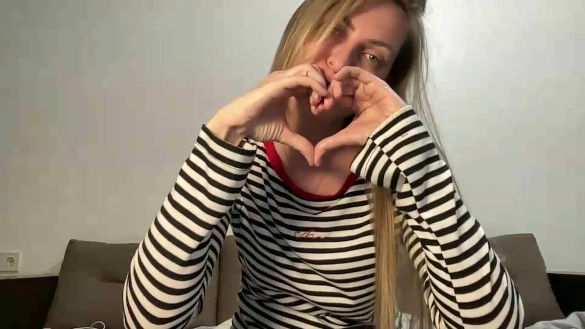 Gallery image thumbnail from Lana_Moore's myfreecams stream on, 05/13/2026, 17:26 image 19 of 20