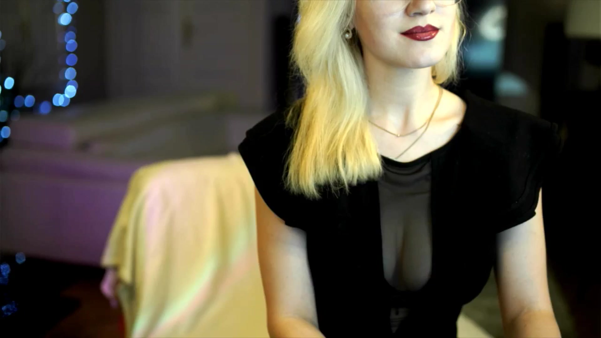 Gallery image thumbnail from Lana_m0ren0's myfreecams stream on, 12/25/2025, 19:52 image 11 of 20