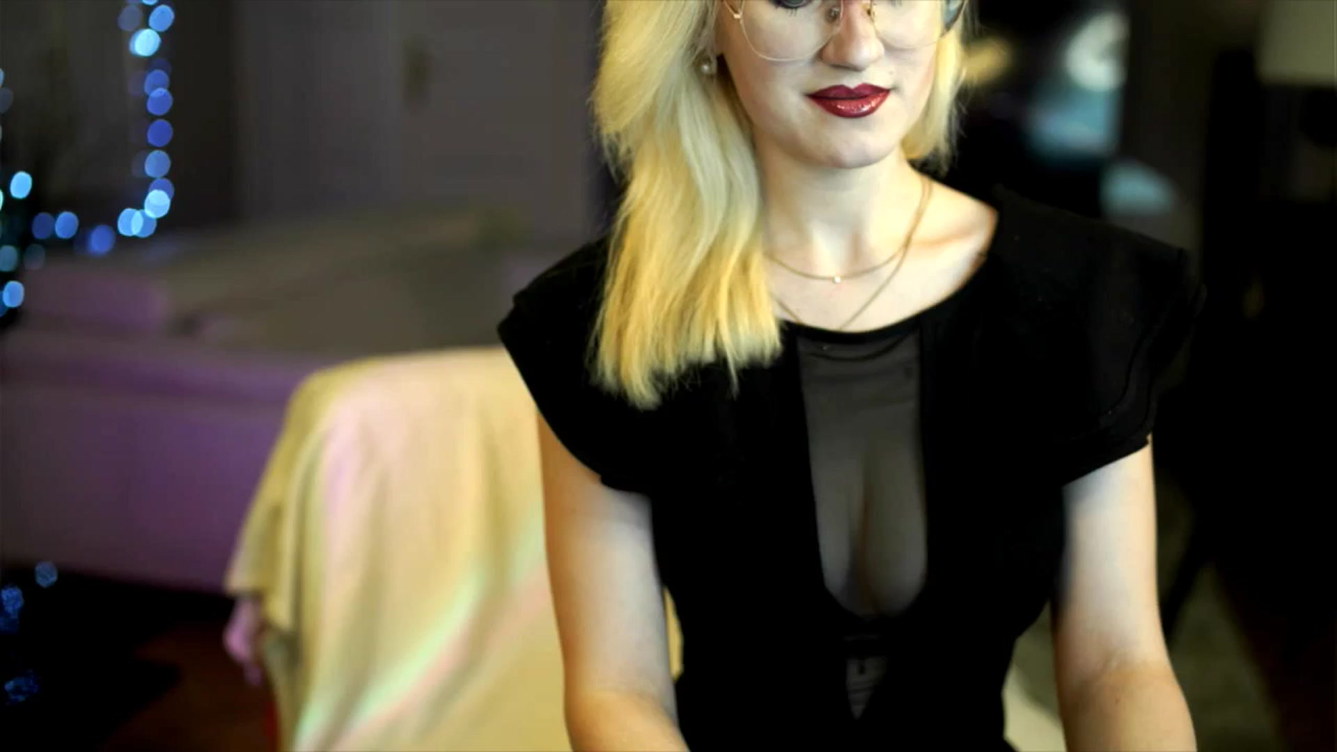 Gallery image thumbnail from Lana_m0ren0's myfreecams stream on, 12/25/2025, 19:52 image 4 of 20
