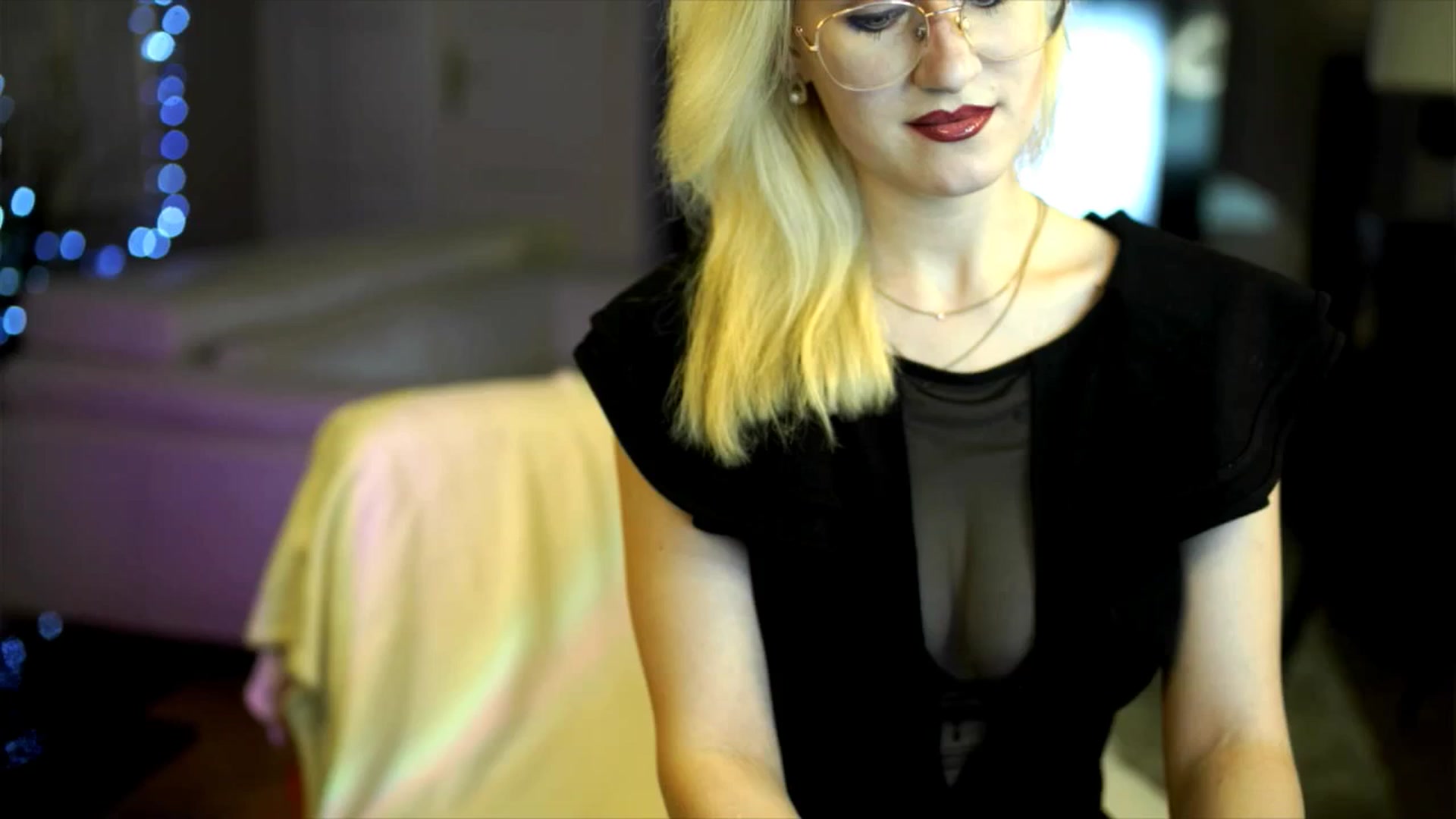 Gallery image thumbnail from Lana_m0ren0's myfreecams stream on, 12/25/2025, 19:52 image 8 of 20