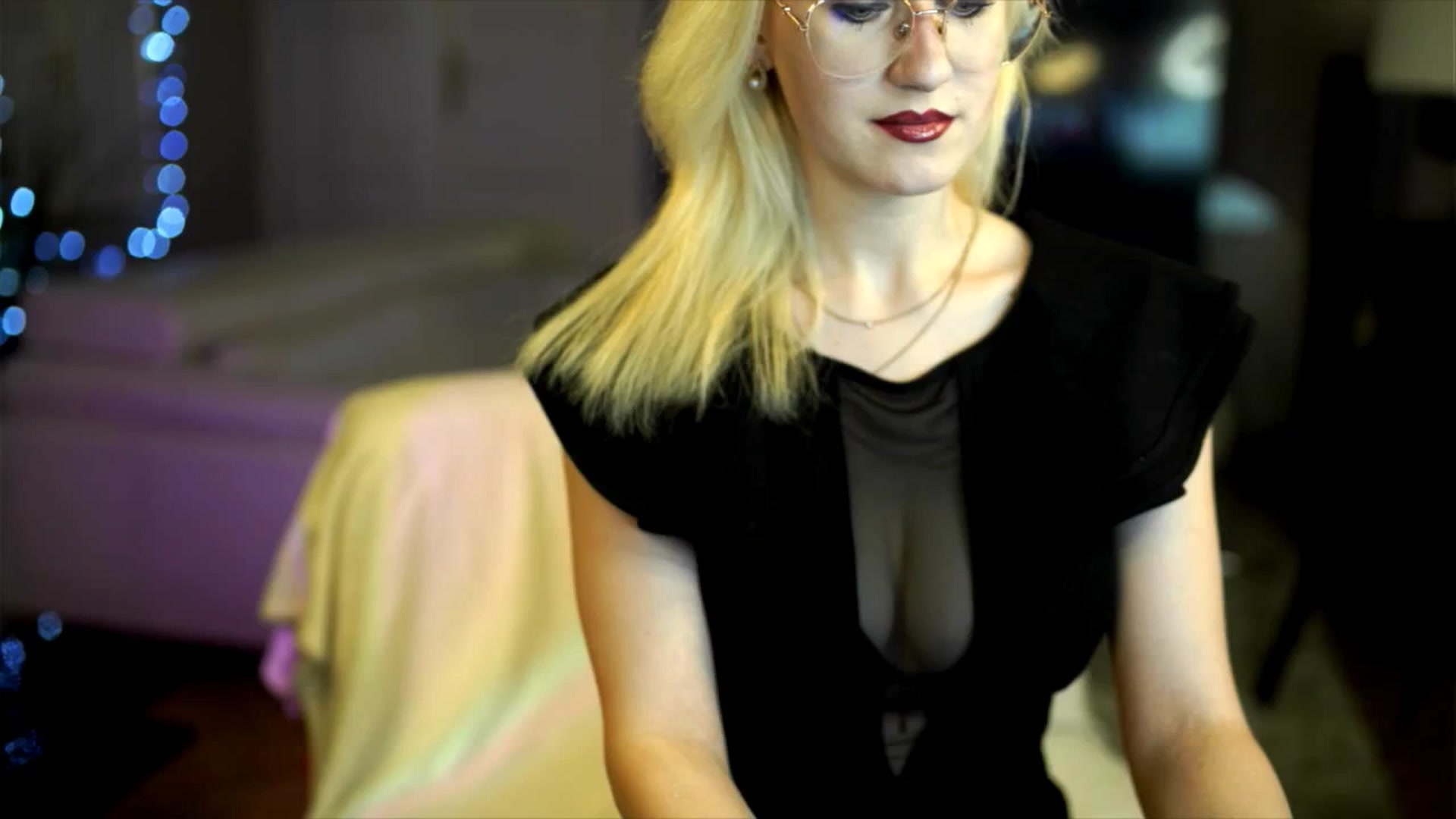 Gallery image thumbnail from Lana_m0ren0's myfreecams stream on, 12/25/2025, 20:09 image 3 of 20