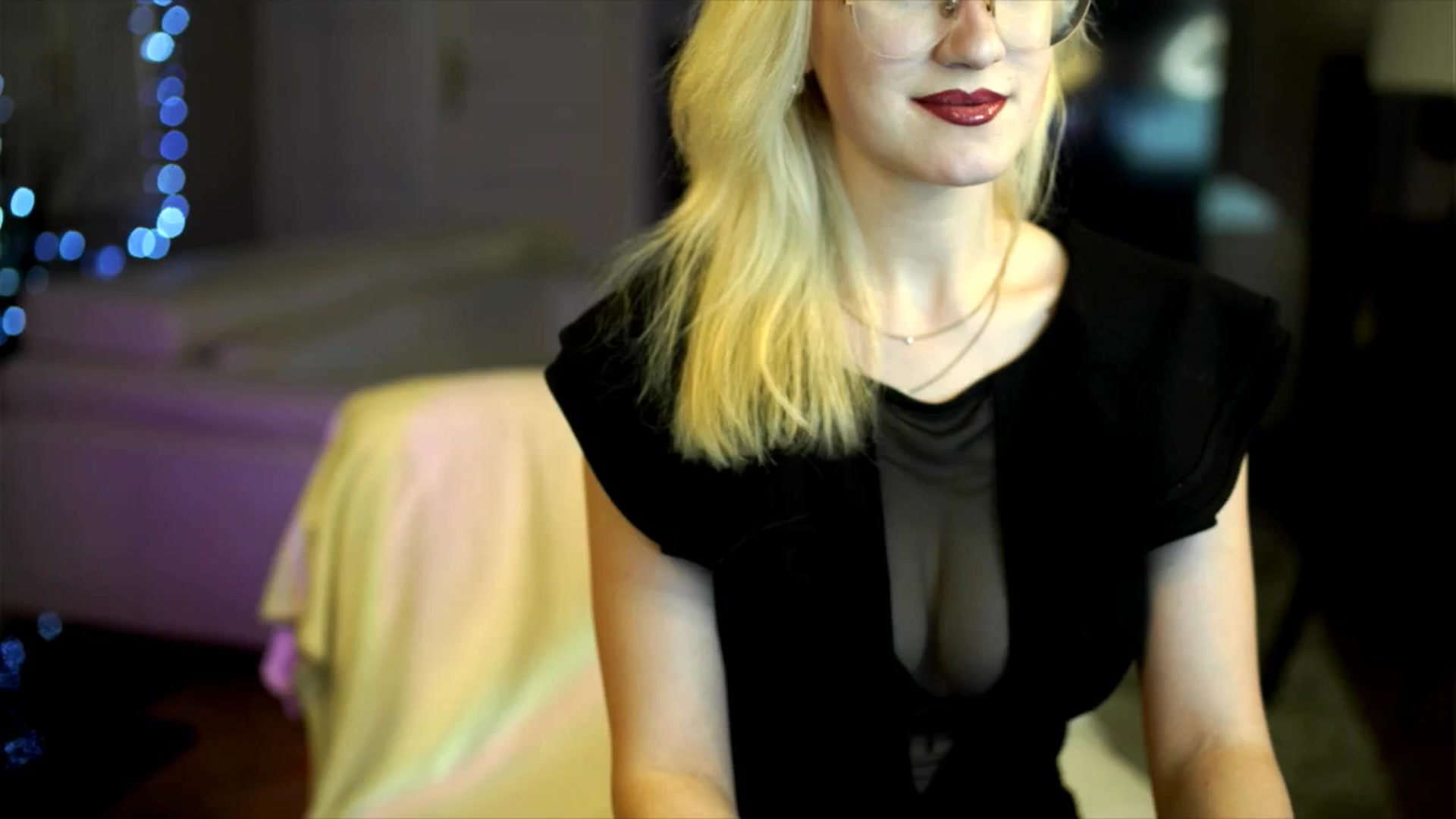 Gallery image thumbnail from Lana_m0ren0's myfreecams stream on, 12/25/2025, 20:09 image 7 of 20