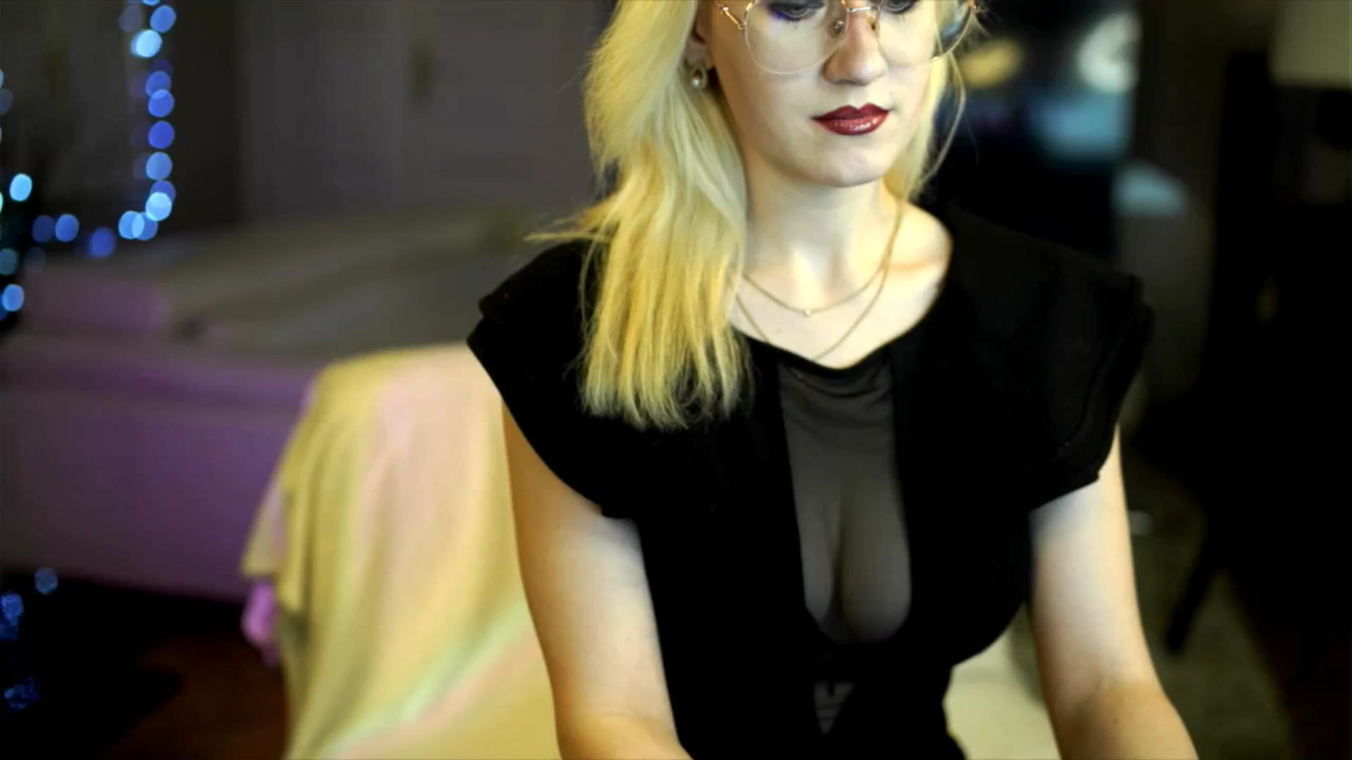 Gallery image thumbnail from Lana_m0ren0's myfreecams stream on, 12/25/2025, 20:09 image 1 of 20