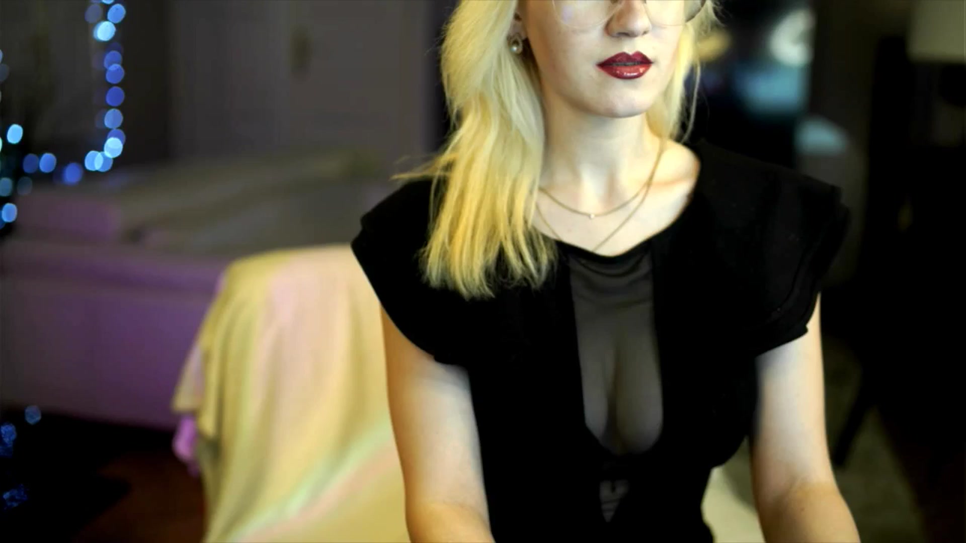 Gallery image thumbnail from Lana_m0ren0's myfreecams stream on, 12/25/2025, 20:09 image 2 of 20