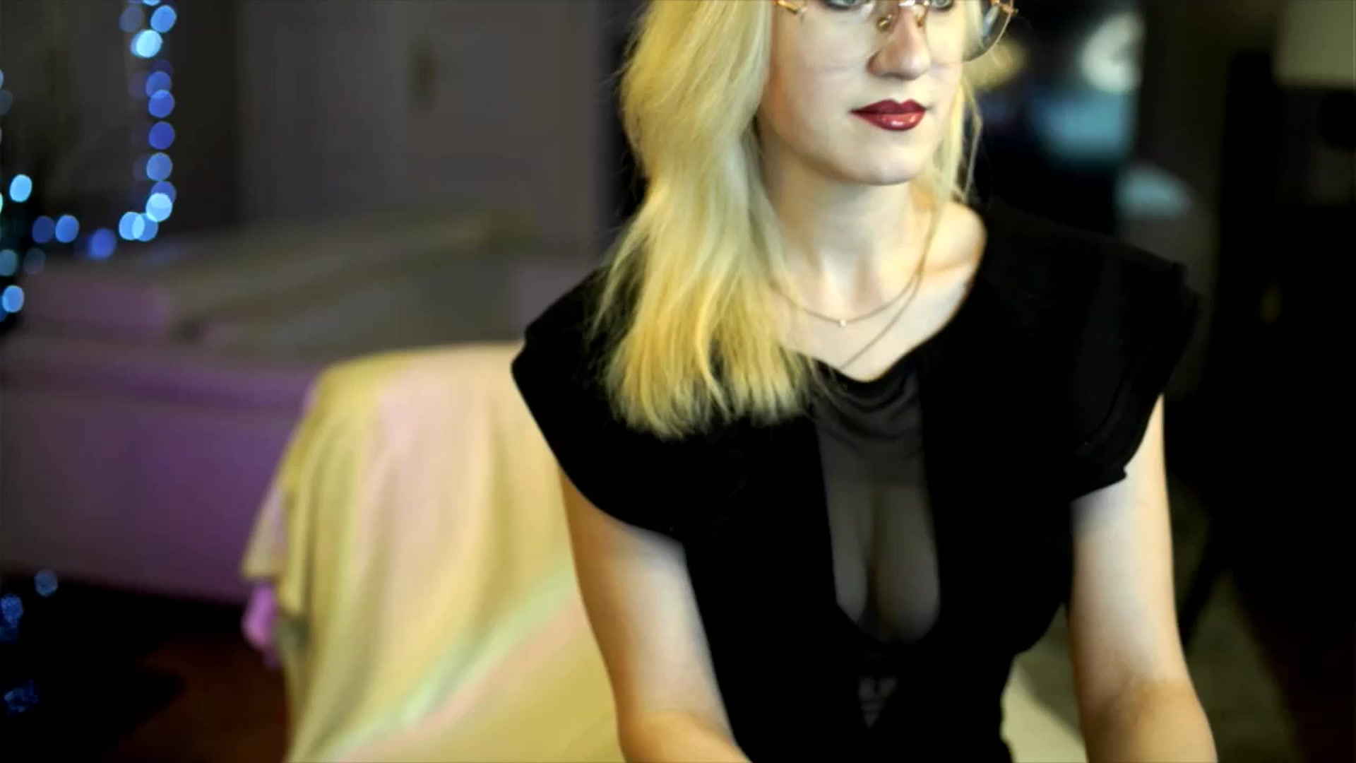 Gallery image thumbnail from Lana_m0ren0's myfreecams stream on, 12/25/2025, 20:09 image 11 of 20