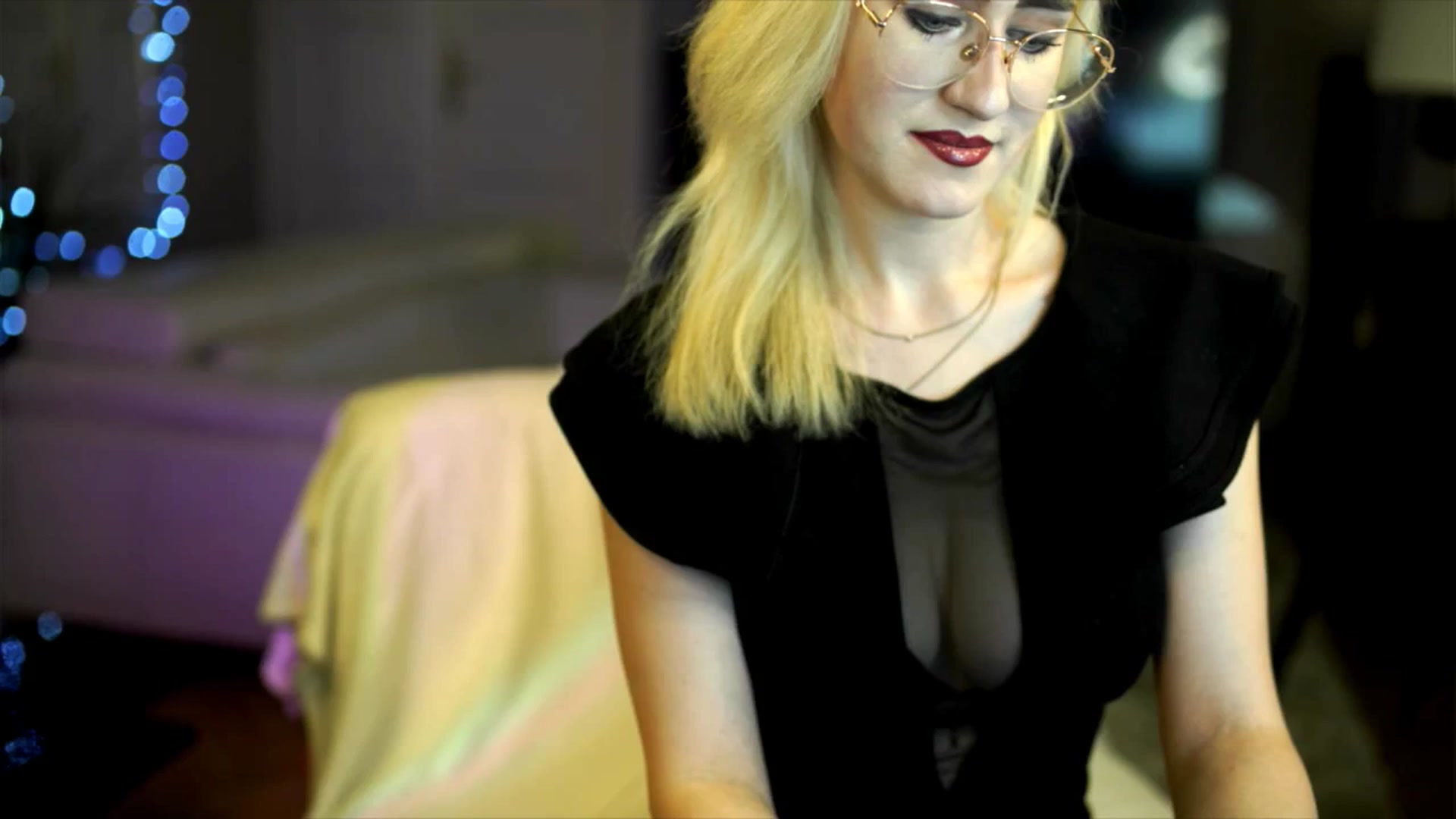 Gallery image thumbnail from Lana_m0ren0's myfreecams stream on, 12/25/2025, 20:09 image 10 of 20