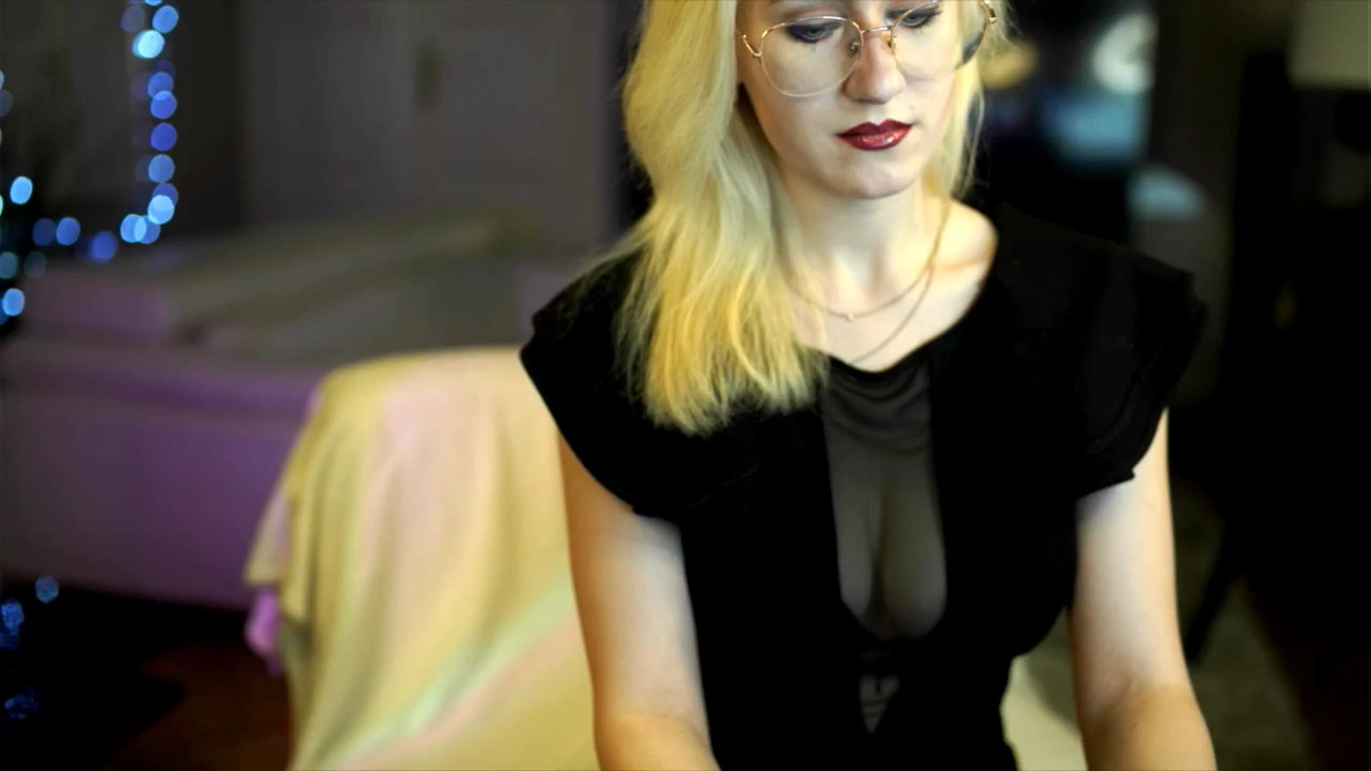 Gallery image thumbnail from Lana_m0ren0's myfreecams stream on, 12/25/2025, 20:09 image 9 of 20