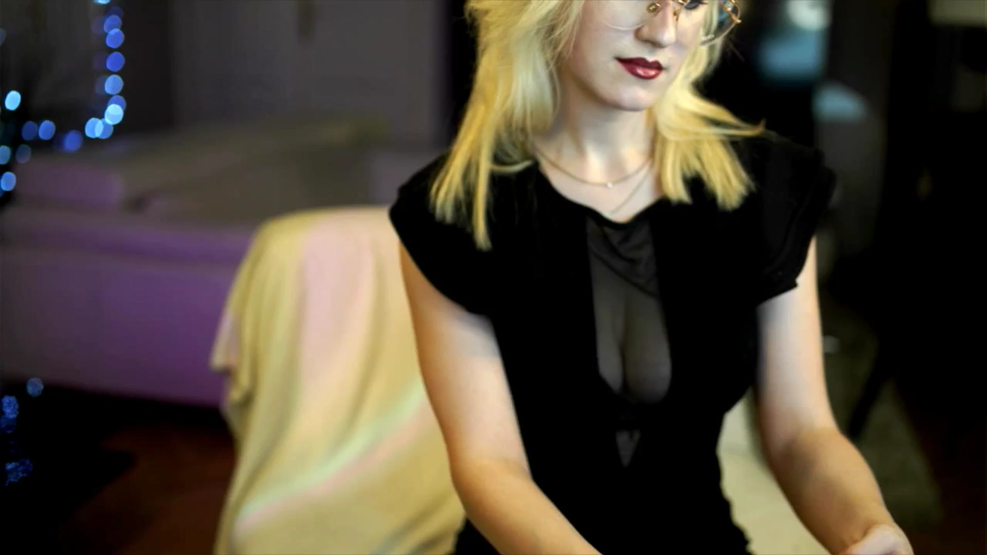 Gallery image thumbnail from Lana_m0ren0's myfreecams stream on, 12/25/2025, 22:53 image 15 of 20