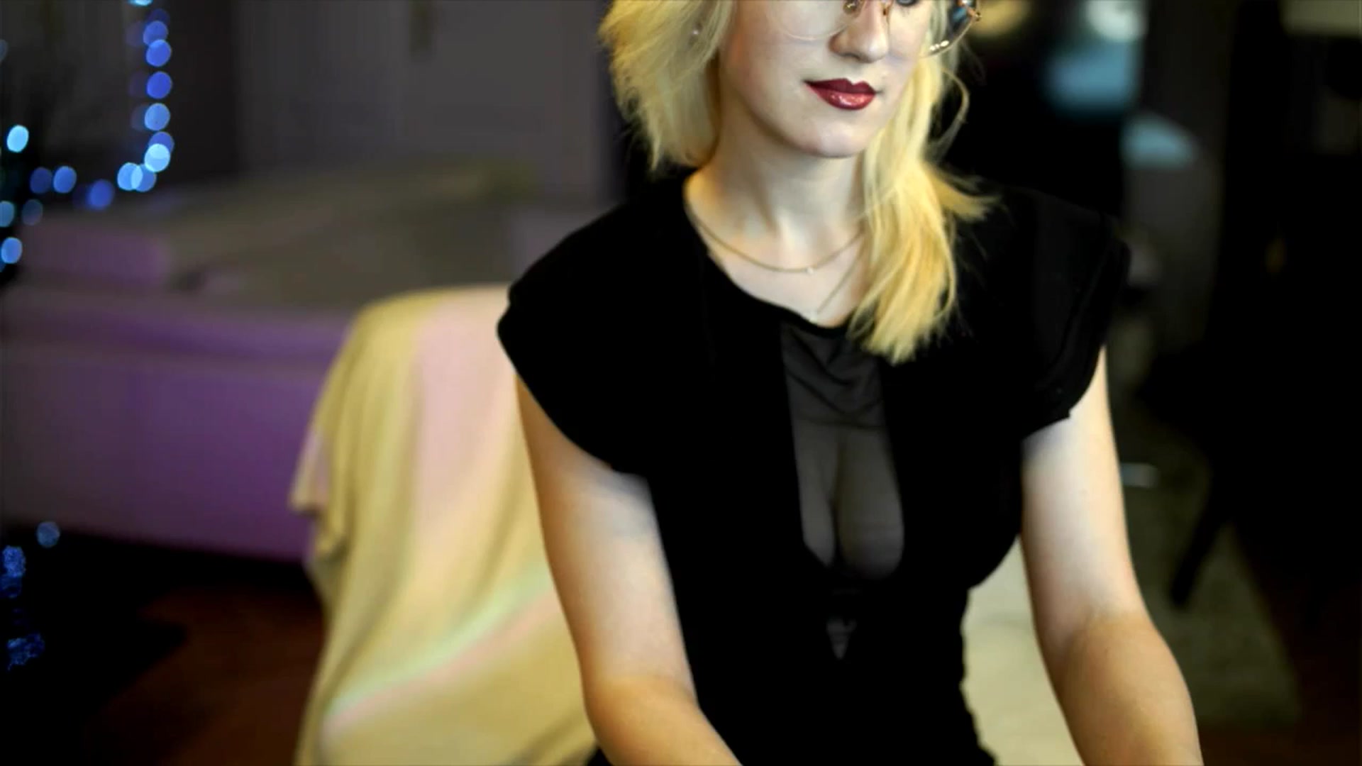 Gallery image thumbnail from Lana_m0ren0's myfreecams stream on, 12/25/2025, 22:53 image 9 of 20