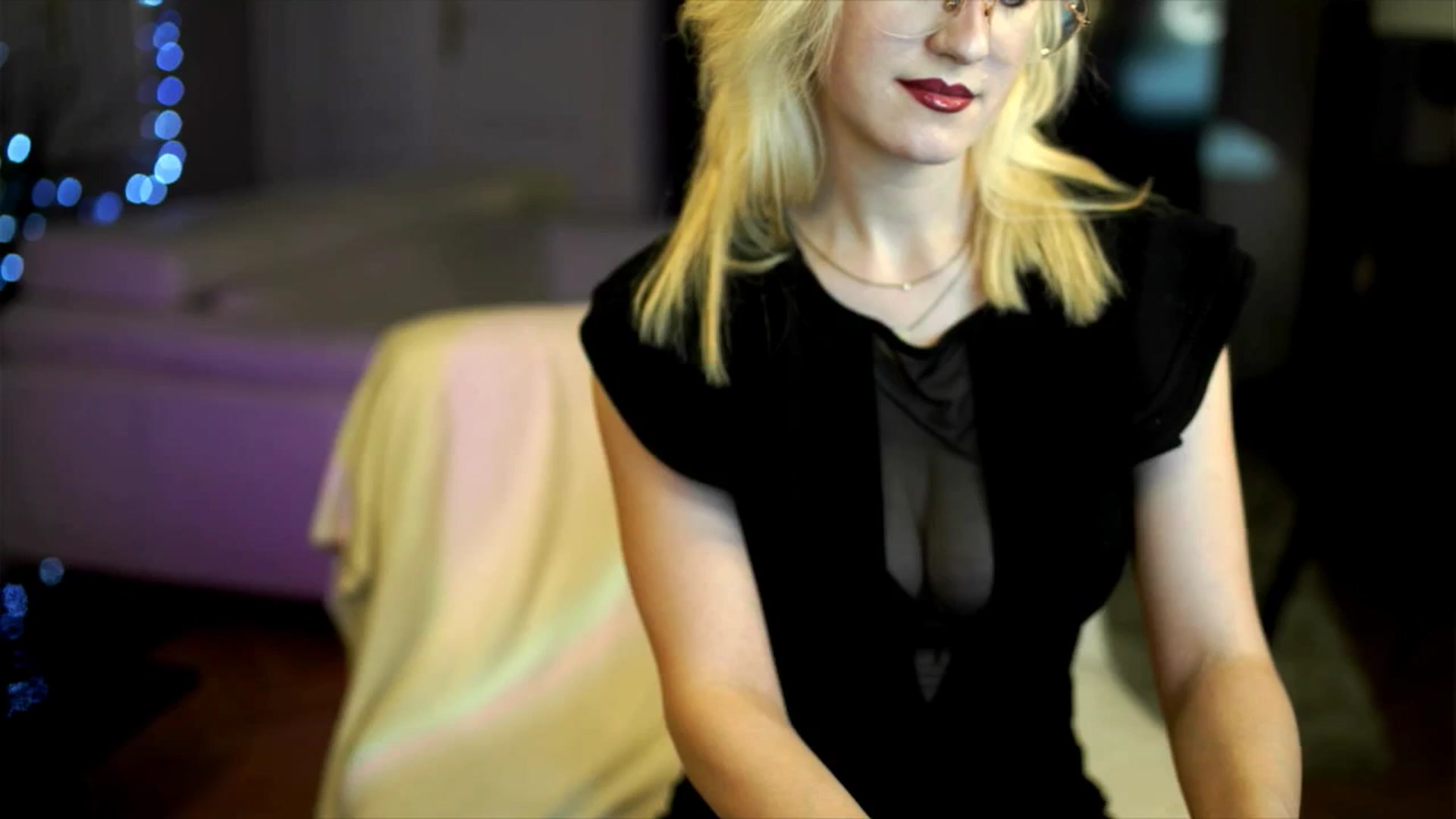 Gallery image thumbnail from Lana_m0ren0's myfreecams stream on, 12/25/2025, 22:53 image 16 of 20