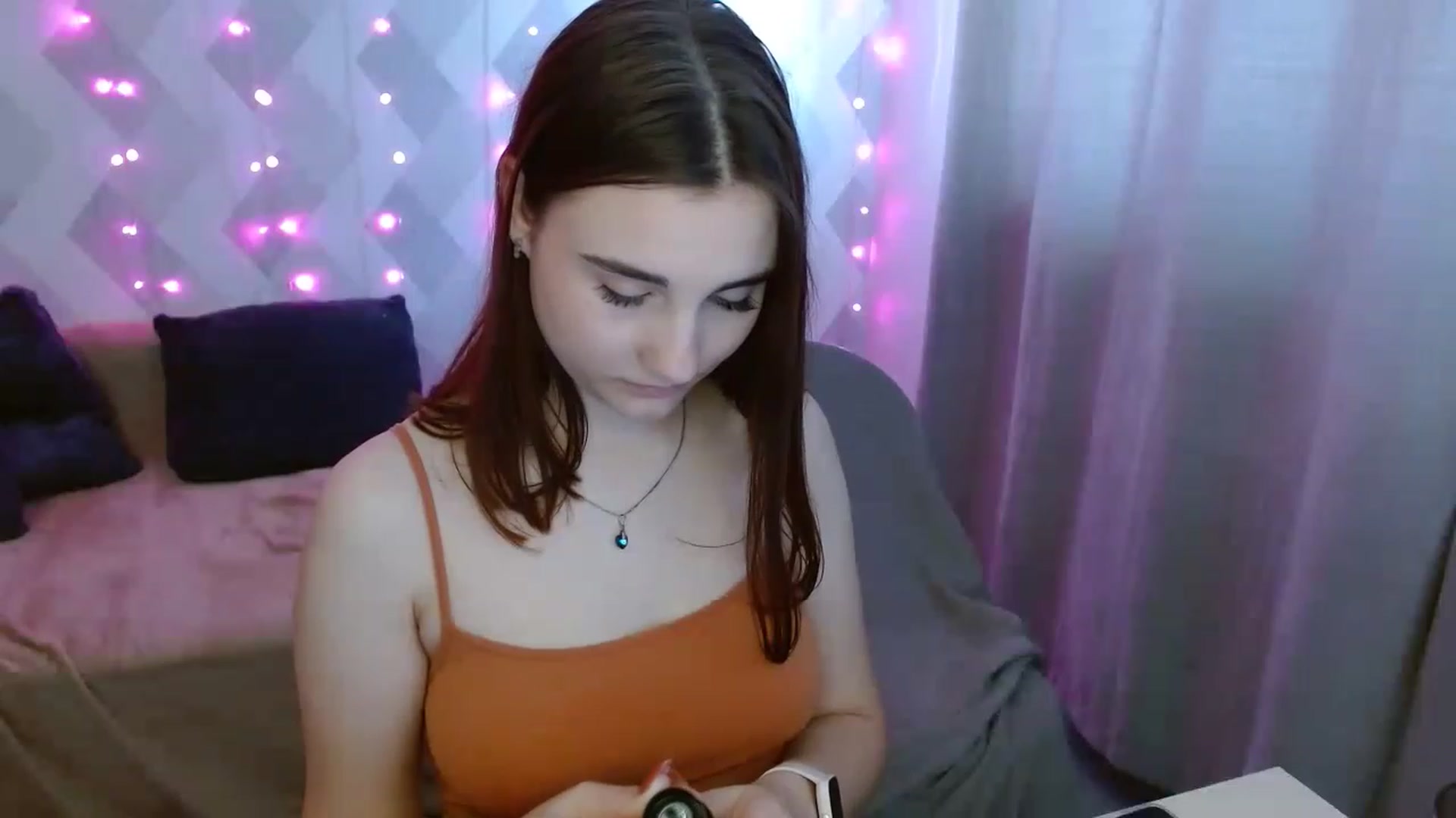 Gallery image thumbnail from LaneyGrey's myfreecams stream on, 11/19/2022, 12:23 image 8 of 20