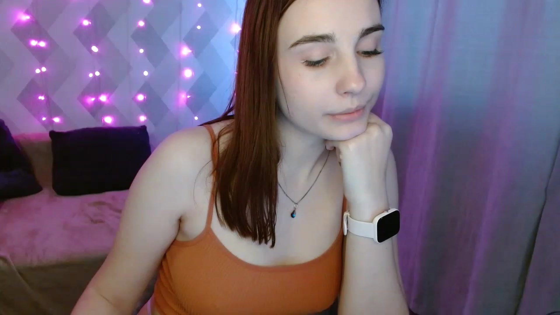 Gallery image thumbnail from LaneyGrey's myfreecams stream on, 11/19/2022, 14:10 image 4 of 20