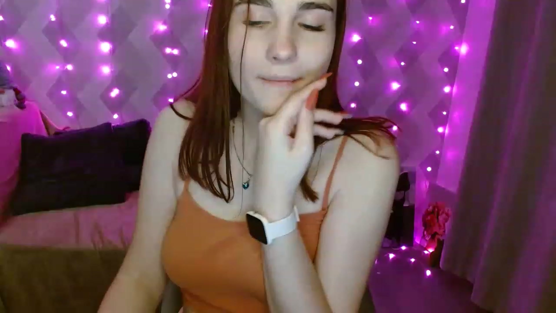 Gallery image thumbnail from LaneyGrey's myfreecams stream on, 11/19/2022, 14:51 image 14 of 20