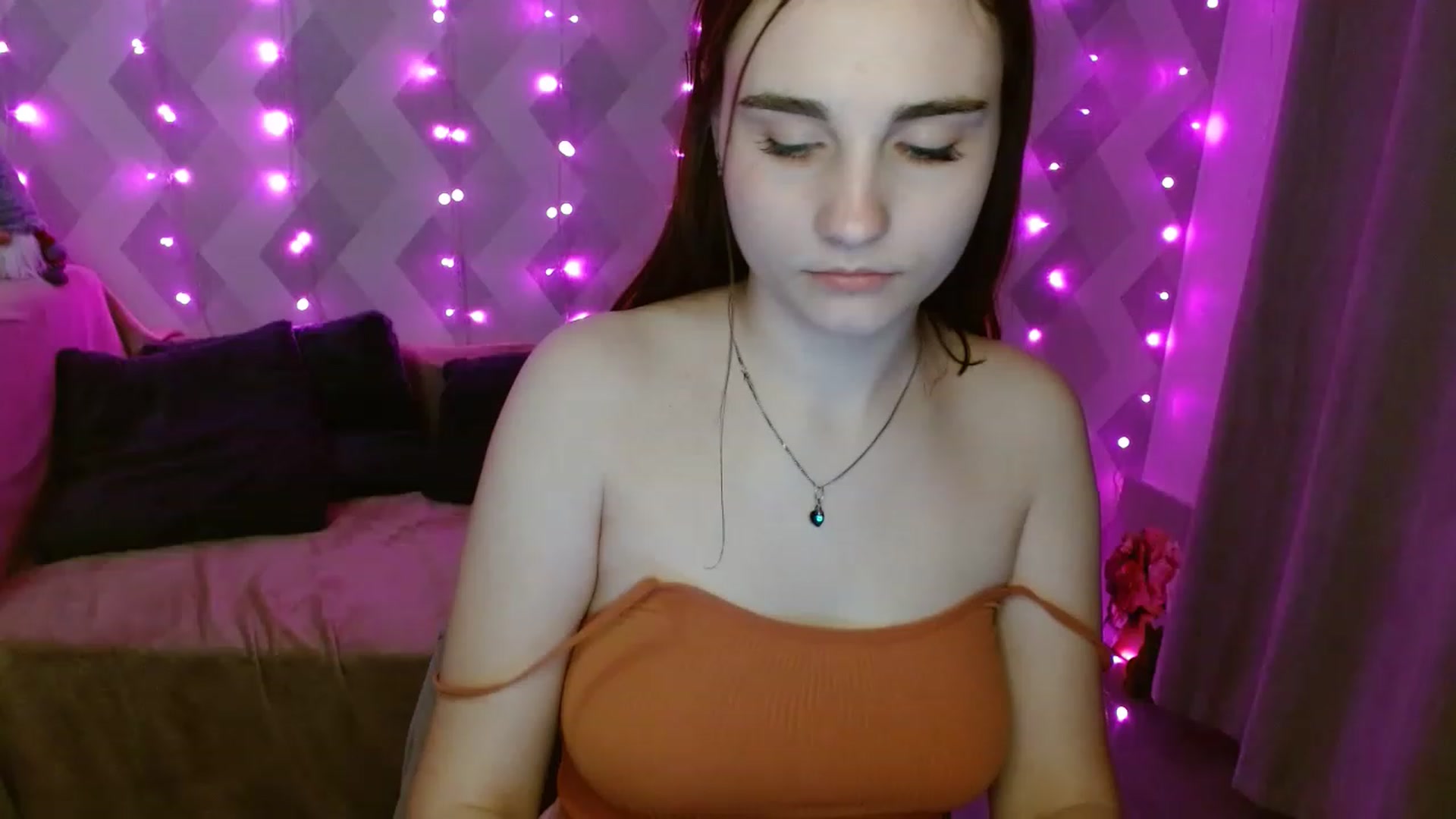 Gallery image thumbnail from LaneyGrey's myfreecams stream on, 11/19/2022, 14:51 image 16 of 20