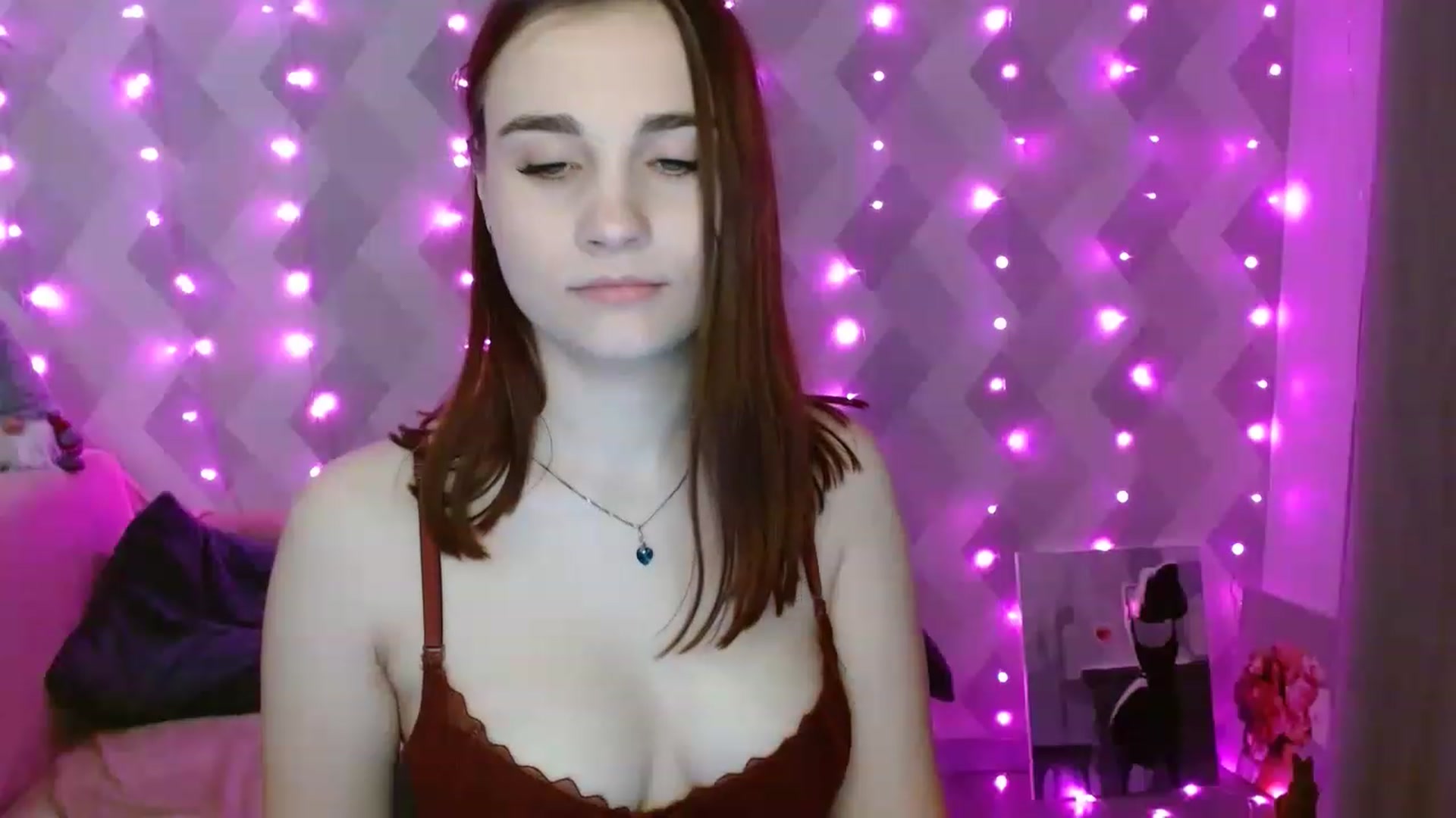Gallery image thumbnail from LaneyGrey's myfreecams stream on, 11/21/2022, 16:17 image 18 of 20