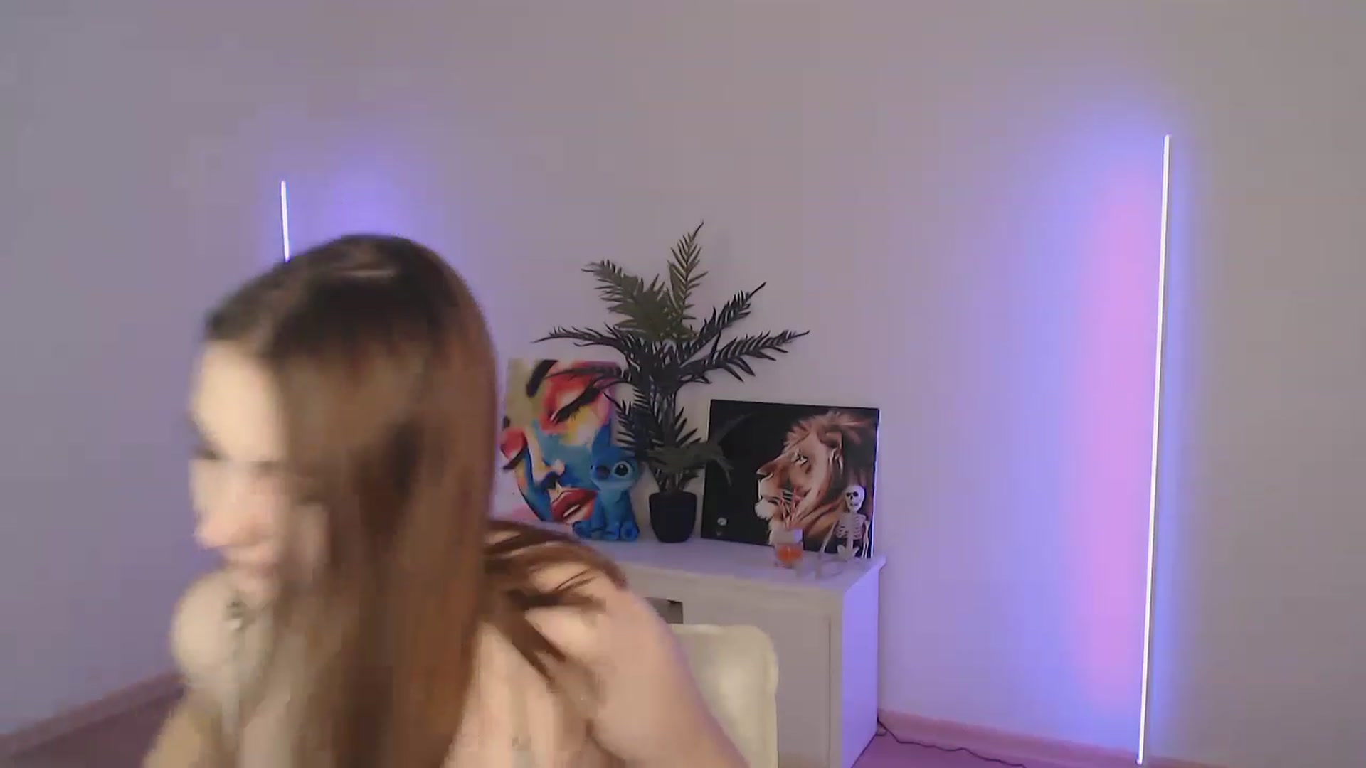 Gallery image thumbnail from LaneyGrey's myfreecams stream on, 11/22/2022, 17:00 image 10 of 20