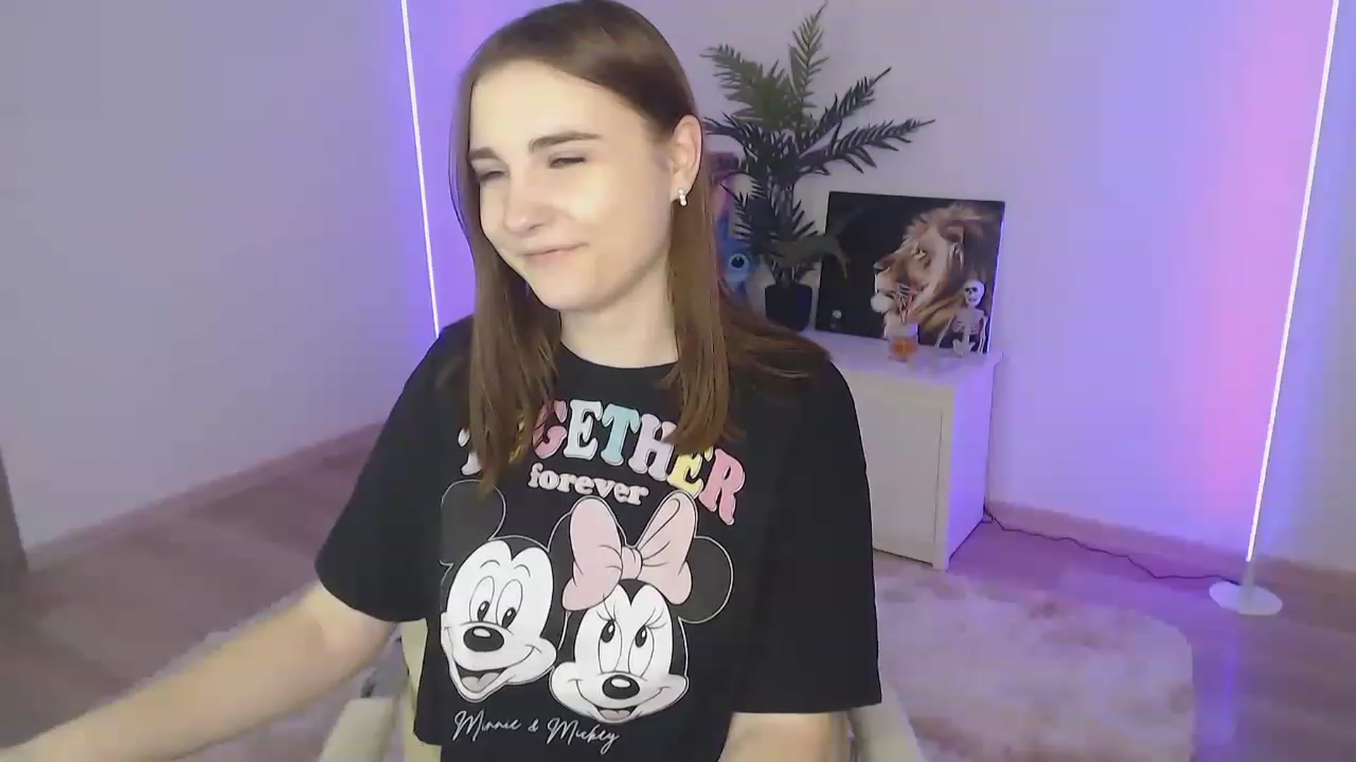 Gallery image thumbnail from LaneyGrey's myfreecams stream on, 11/22/2022, 17:48 image 5 of 20