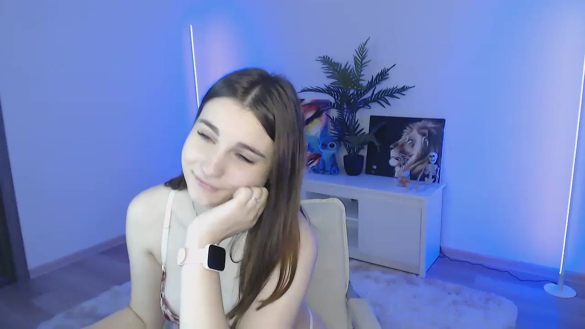 Gallery image thumbnail from LaneyGrey's myfreecams stream on, 11/25/2022, 17:08 image 7 of 20