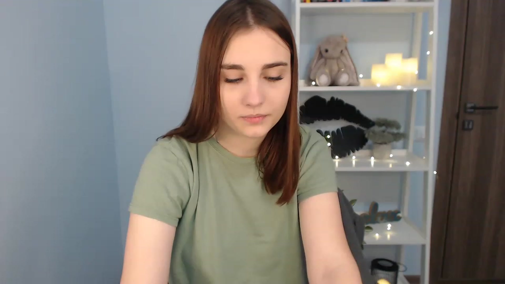 Gallery image thumbnail from LaneyGrey's myfreecams stream on, 12/02/2022, 08:58 image 6 of 20