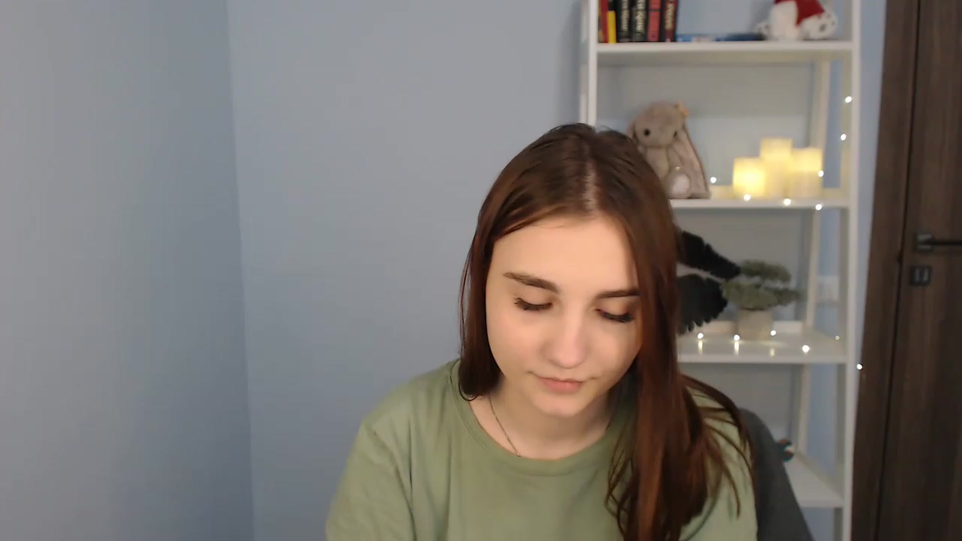Gallery image thumbnail from LaneyGrey's myfreecams stream on, 12/02/2022, 09:57 image 18 of 20