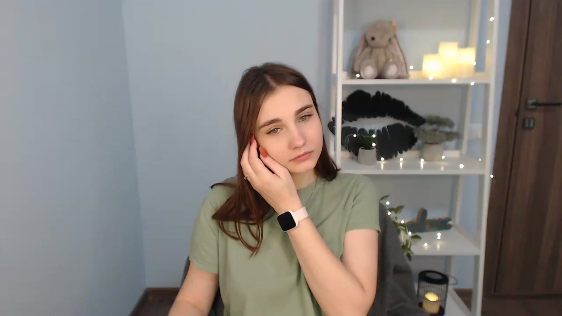 Gallery image thumbnail from LaneyGrey's myfreecams stream on, 12/02/2022, 12:23 image 17 of 20