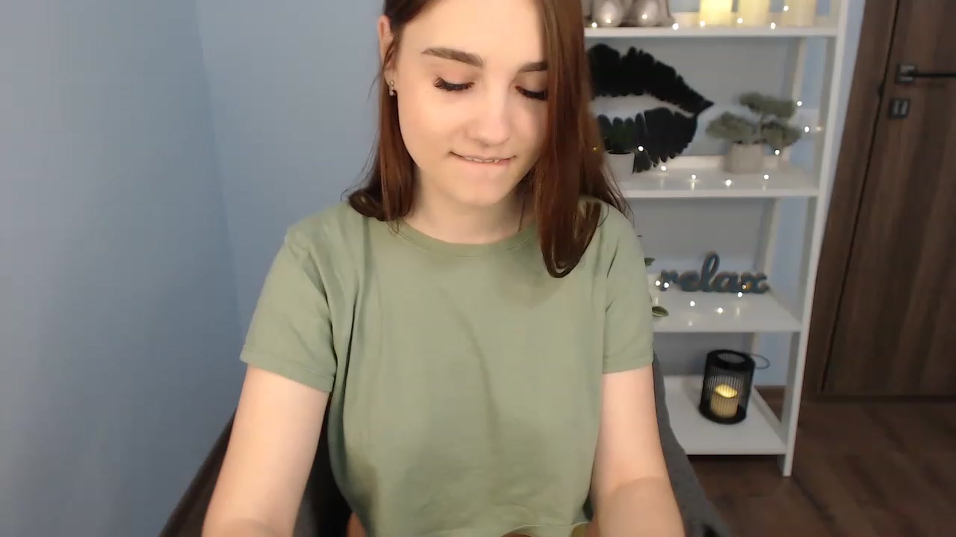 Gallery image thumbnail from LaneyGrey's myfreecams stream on, 01/04/2023, 08:34 image 5 of 20