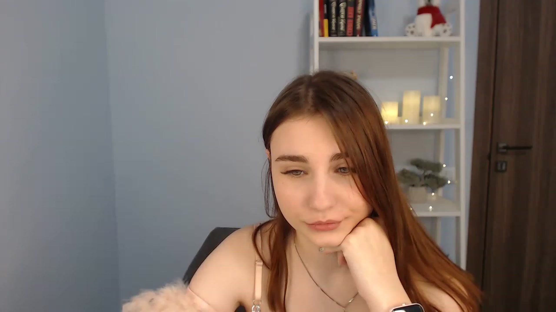 Gallery image thumbnail from LaneyGrey's myfreecams stream on, 01/06/2023, 09:20 image 15 of 20