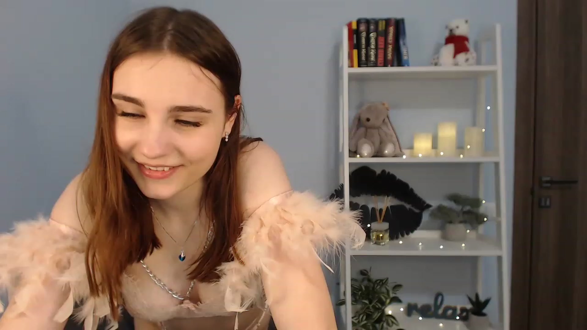 Gallery image thumbnail from LaneyGrey's myfreecams stream on, 01/09/2023, 11:50 image 16 of 20